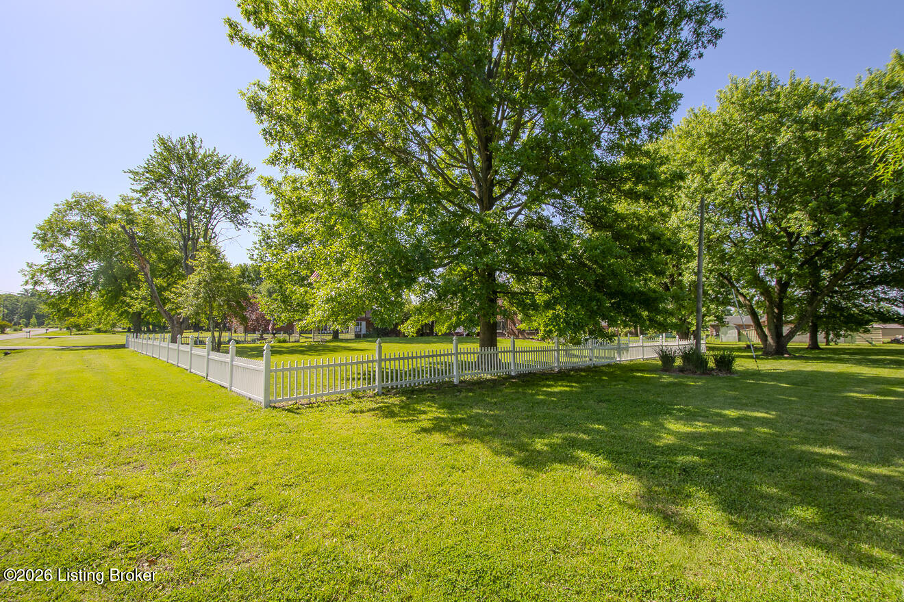 233 N Myers Rd Property Photo 14