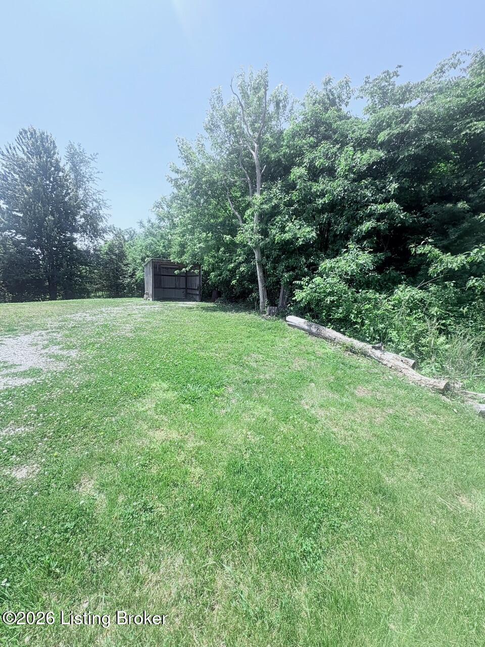 690 Sunset Dr Property Photo 14