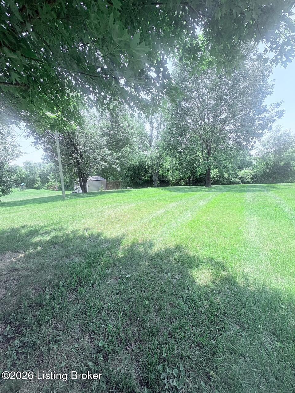 690 Sunset Dr Property Photo 19