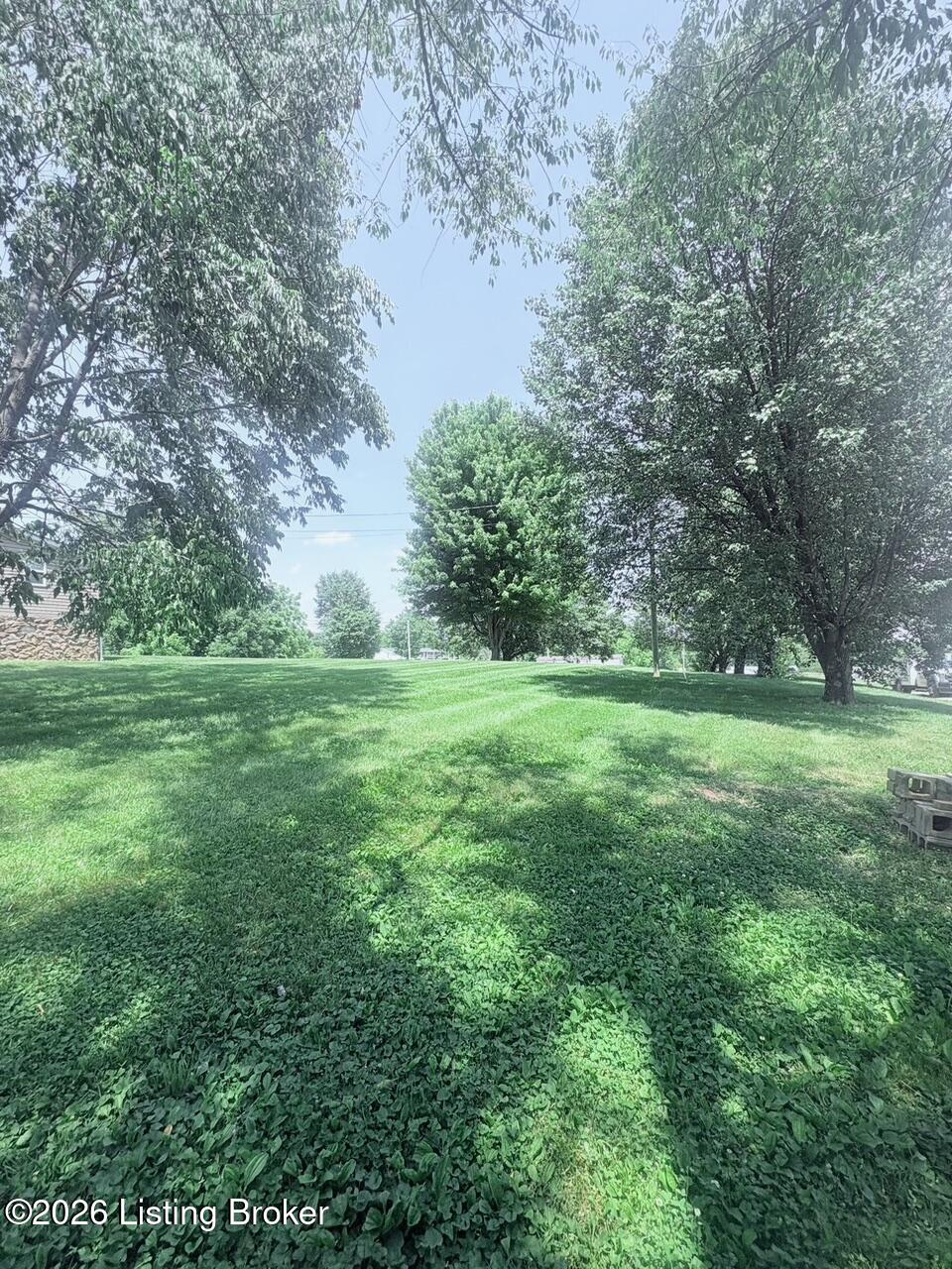 690 Sunset Dr Property Photo 20