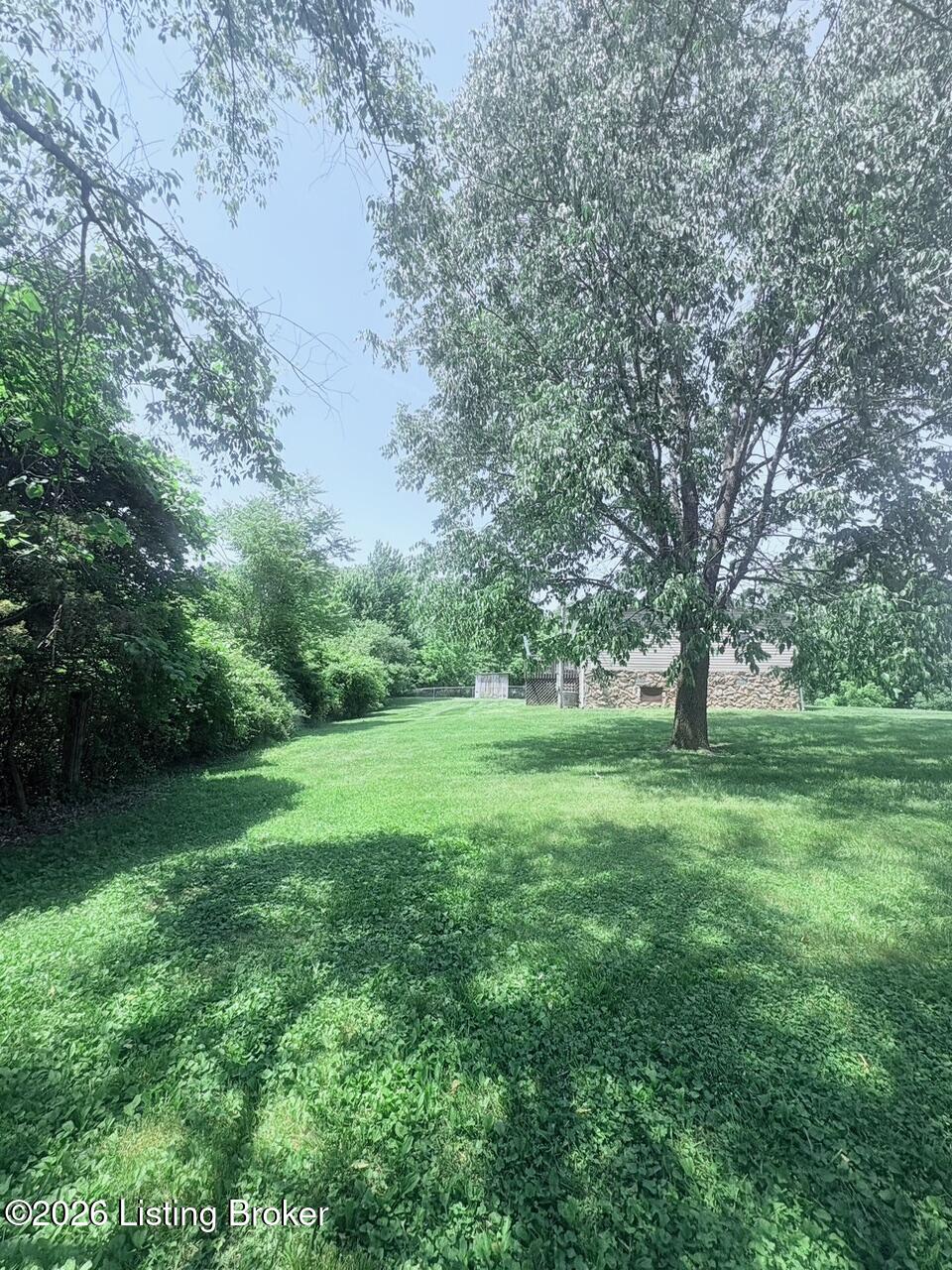 690 Sunset Dr Property Photo 21