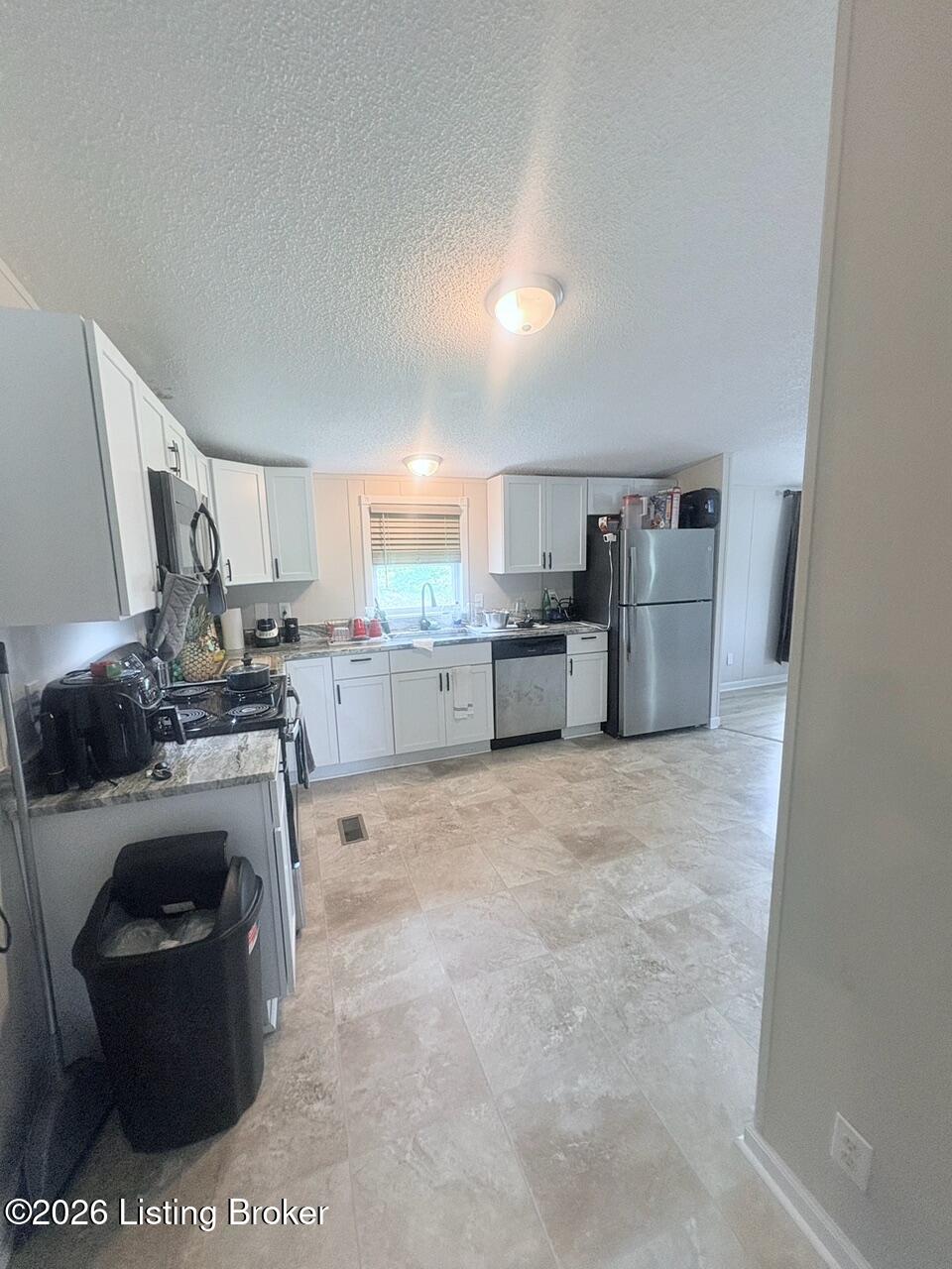 690 Sunset Dr Property Photo 33
