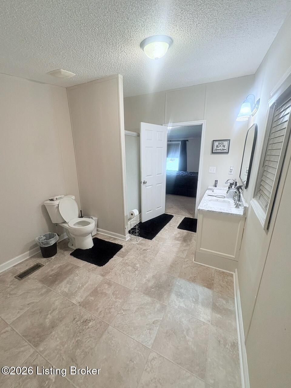 690 Sunset Dr Property Photo 35