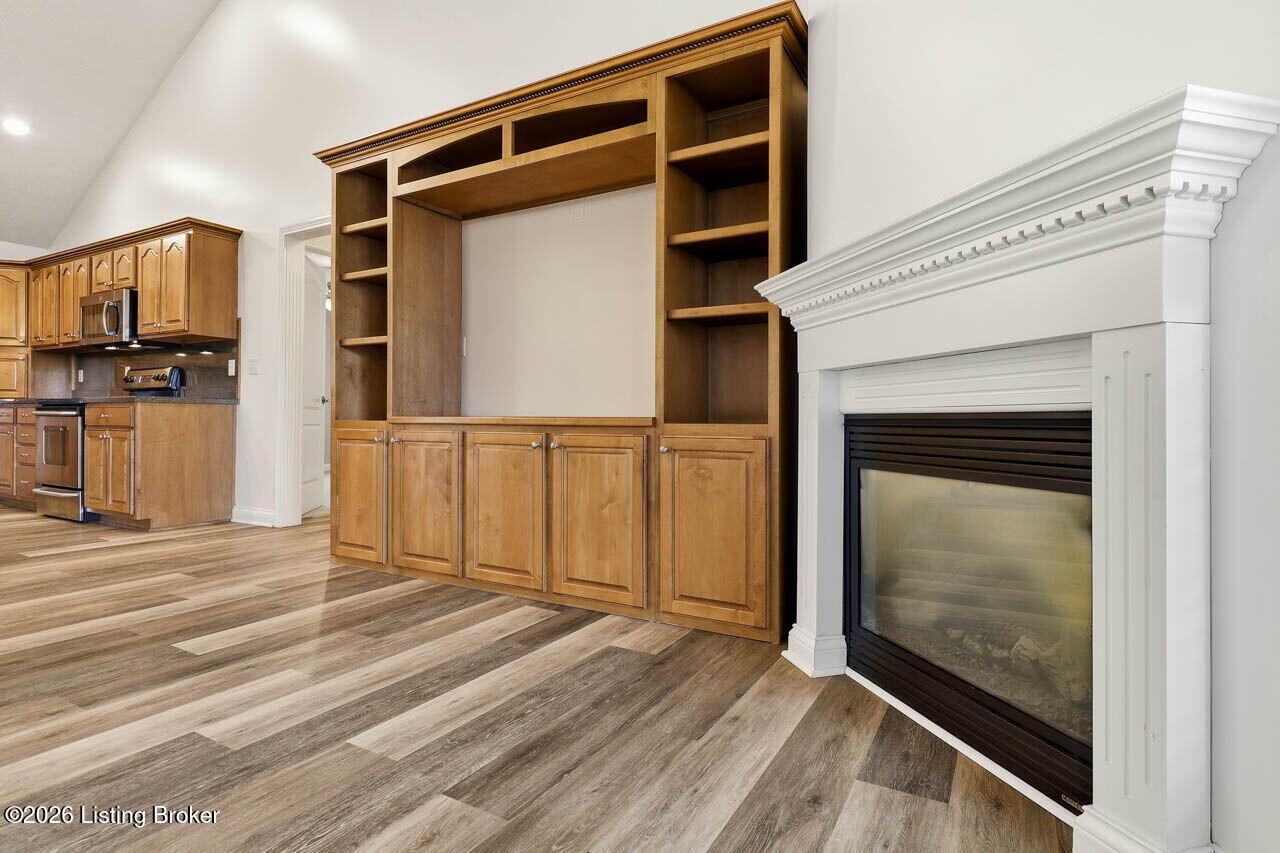 12611 Bernay Pl Property Photo 6