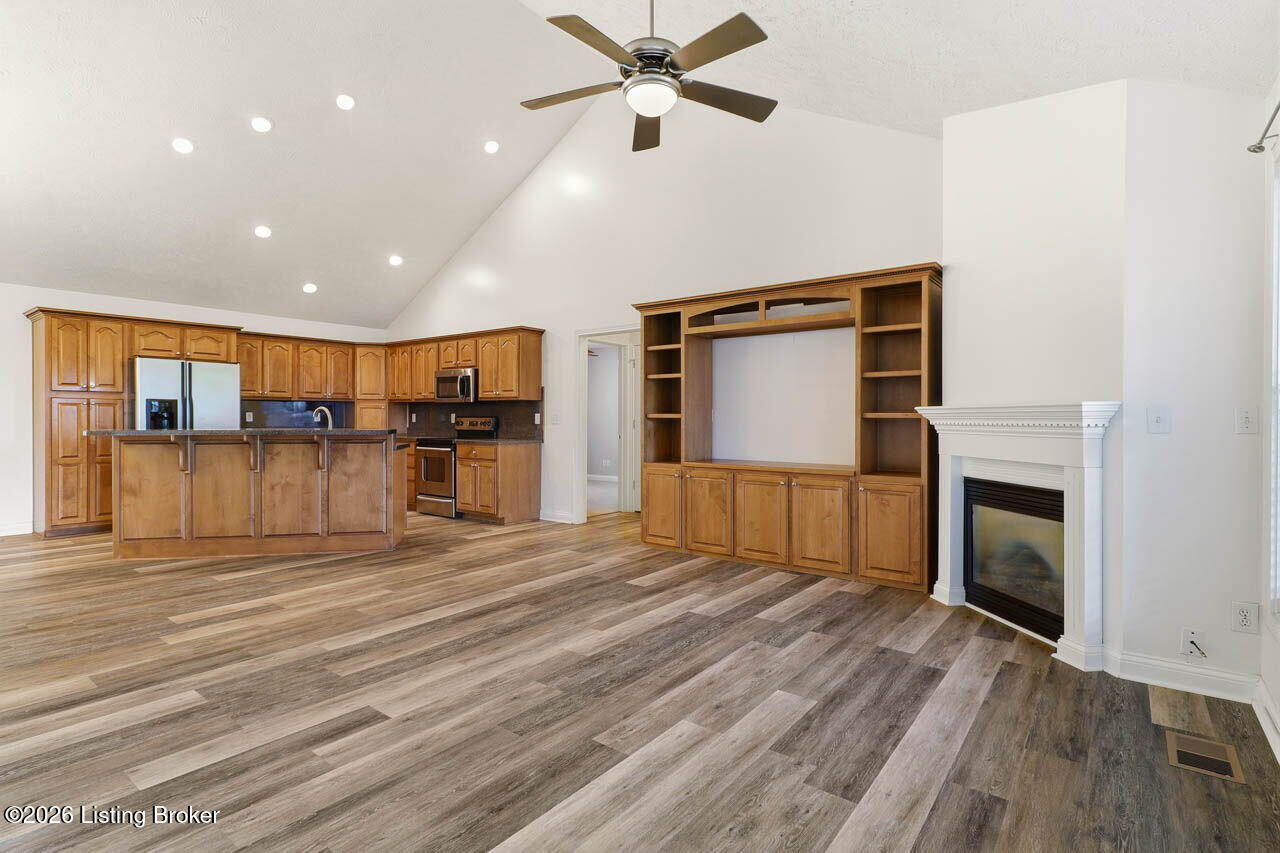 12611 Bernay Pl Property Photo 7