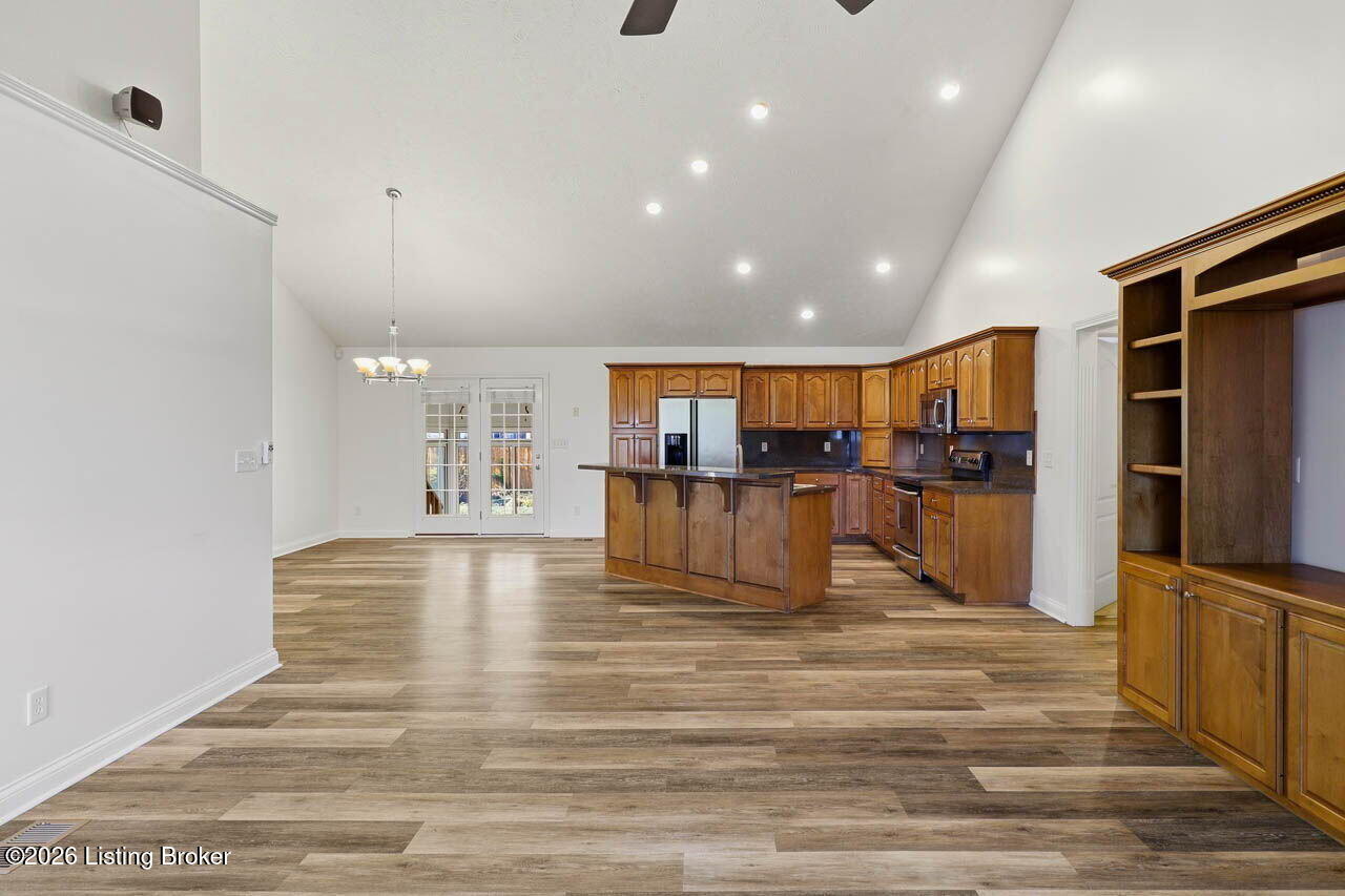 12611 Bernay Pl Property Photo 8
