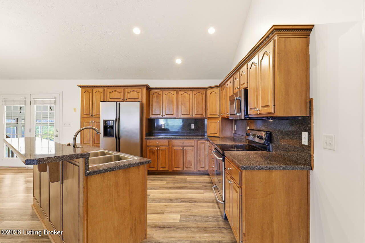 12611 Bernay Pl Property Photo 9