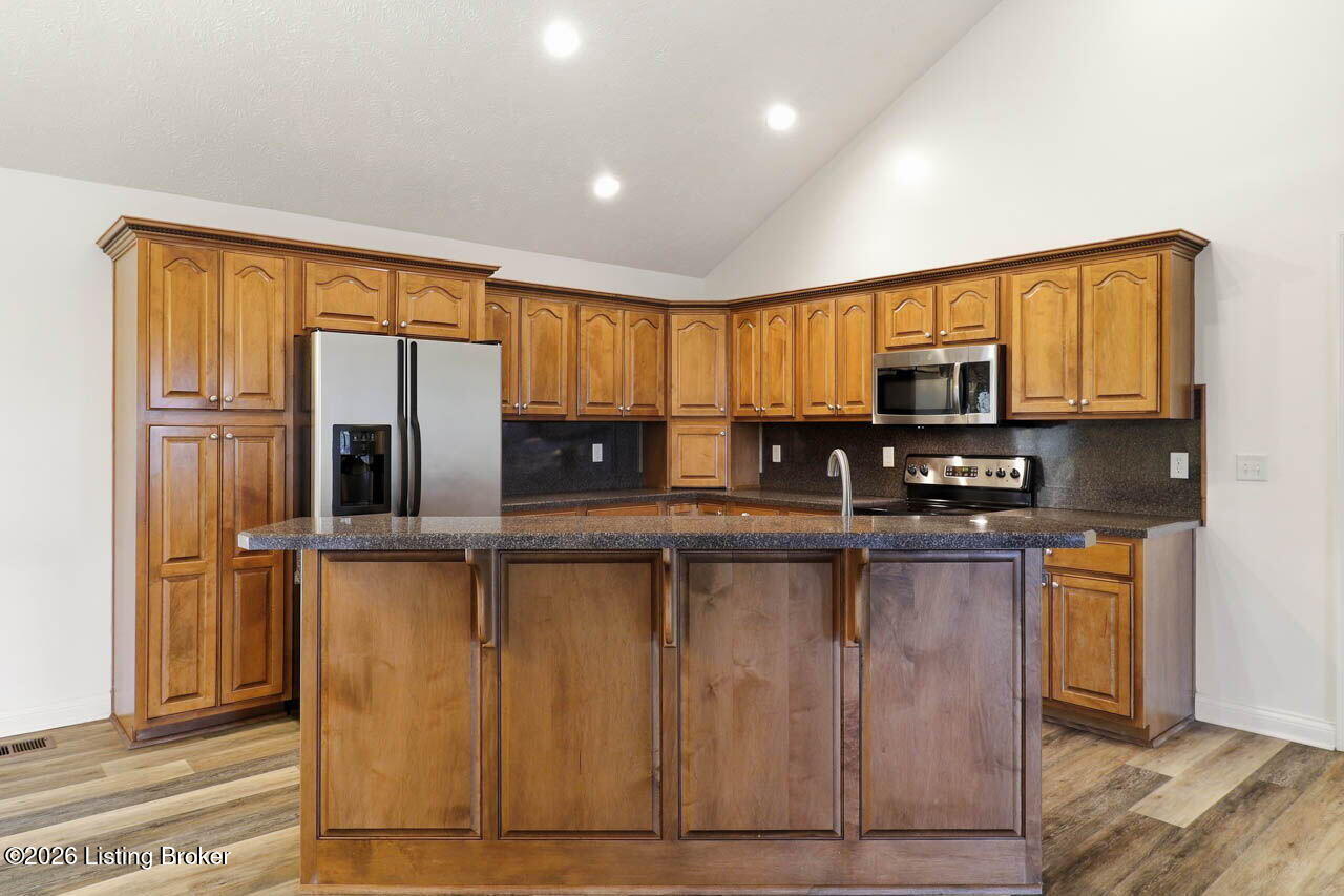 12611 Bernay Pl Property Photo 10