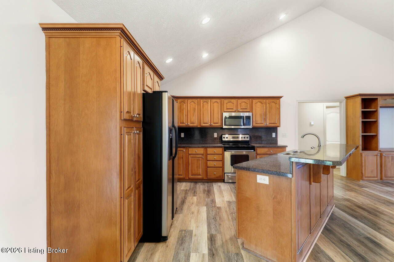 12611 Bernay Pl Property Photo 11
