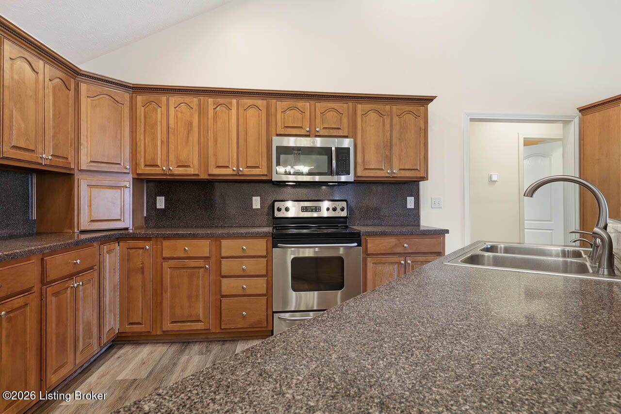 12611 Bernay Pl Property Photo 12