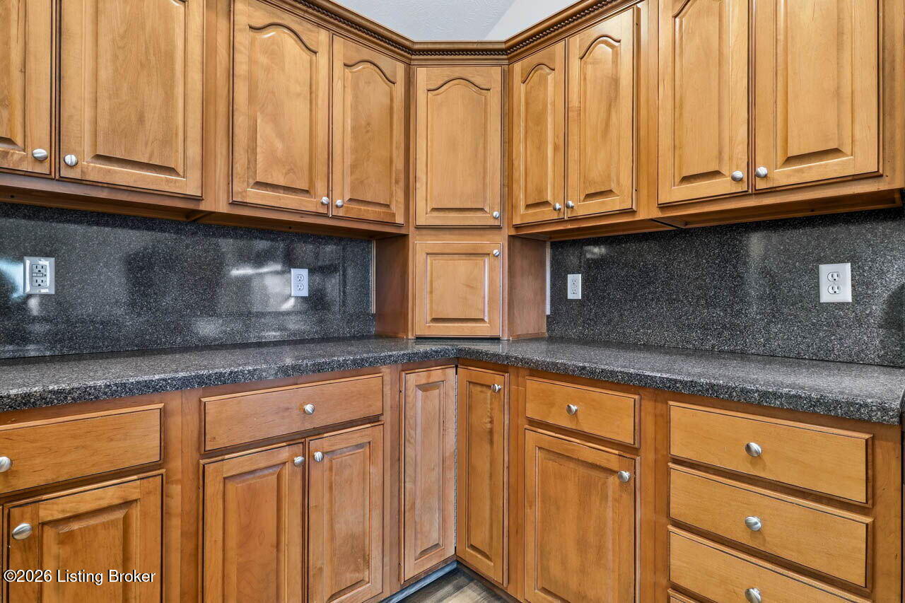 12611 Bernay Pl Property Photo 13