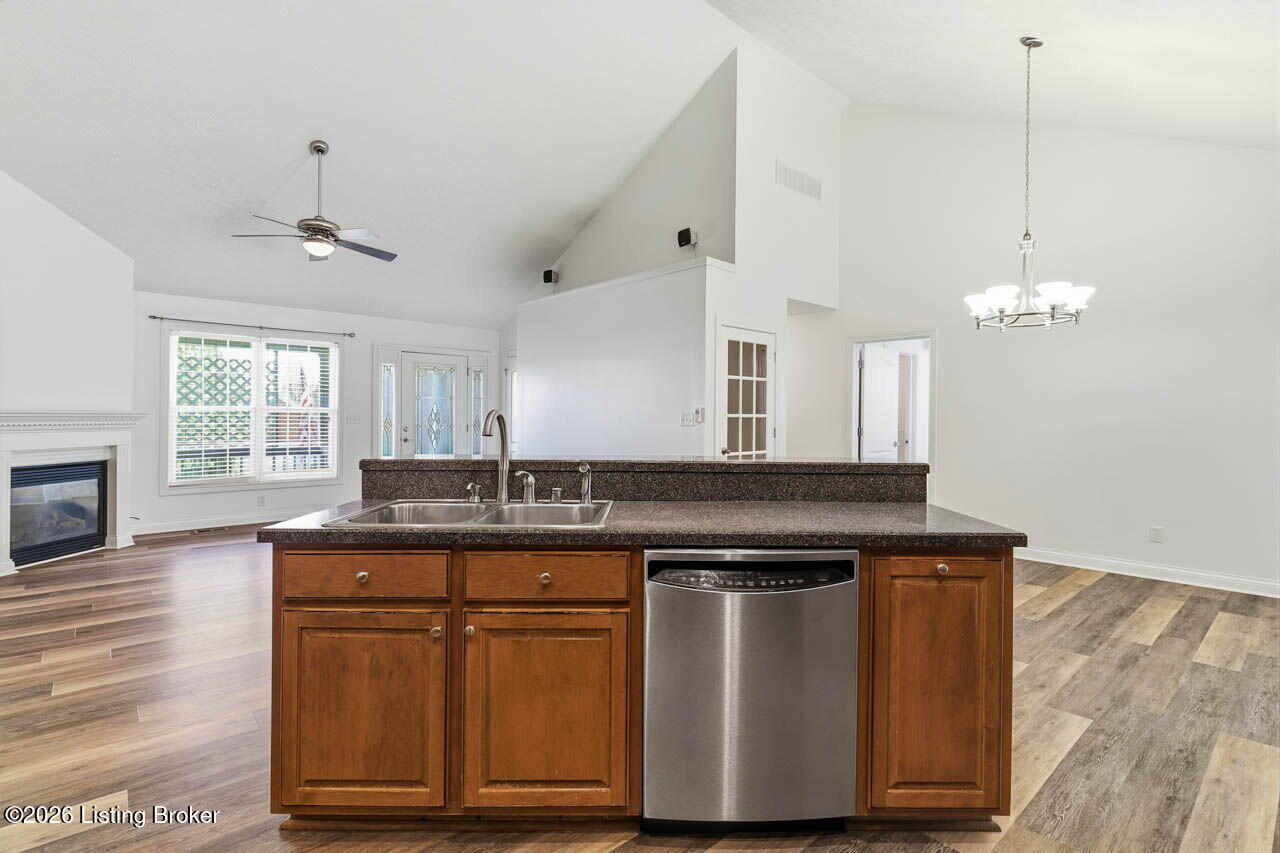 12611 Bernay Pl Property Photo 14