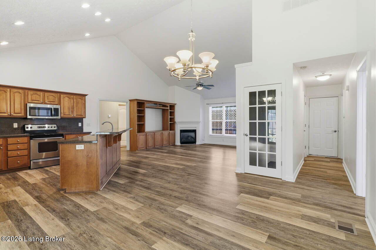 12611 Bernay Pl Property Photo 17