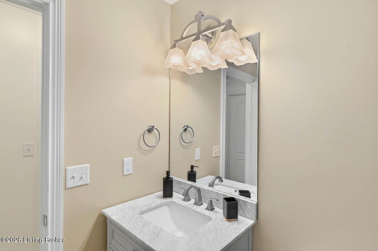 12611 Bernay Pl Property Photo 33