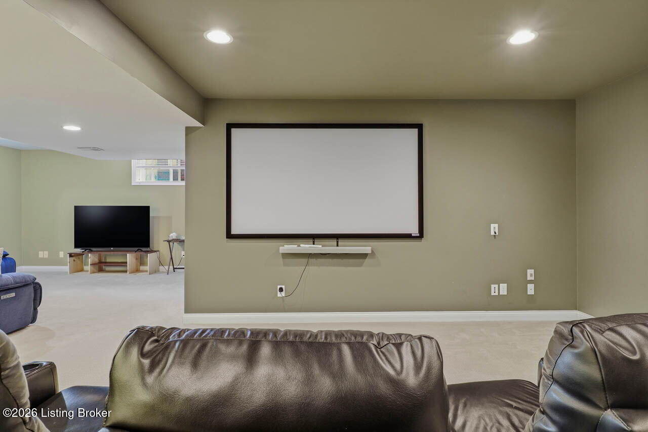 12611 Bernay Pl Property Photo 40