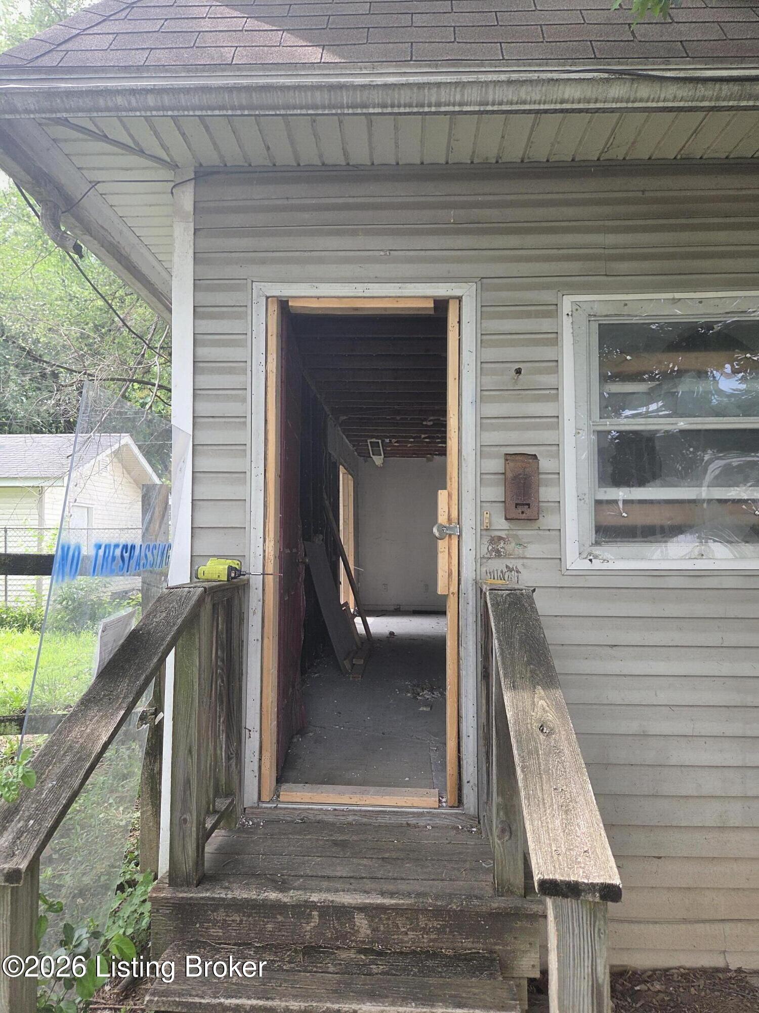 2400 Griffiths Ave Property Photo 2