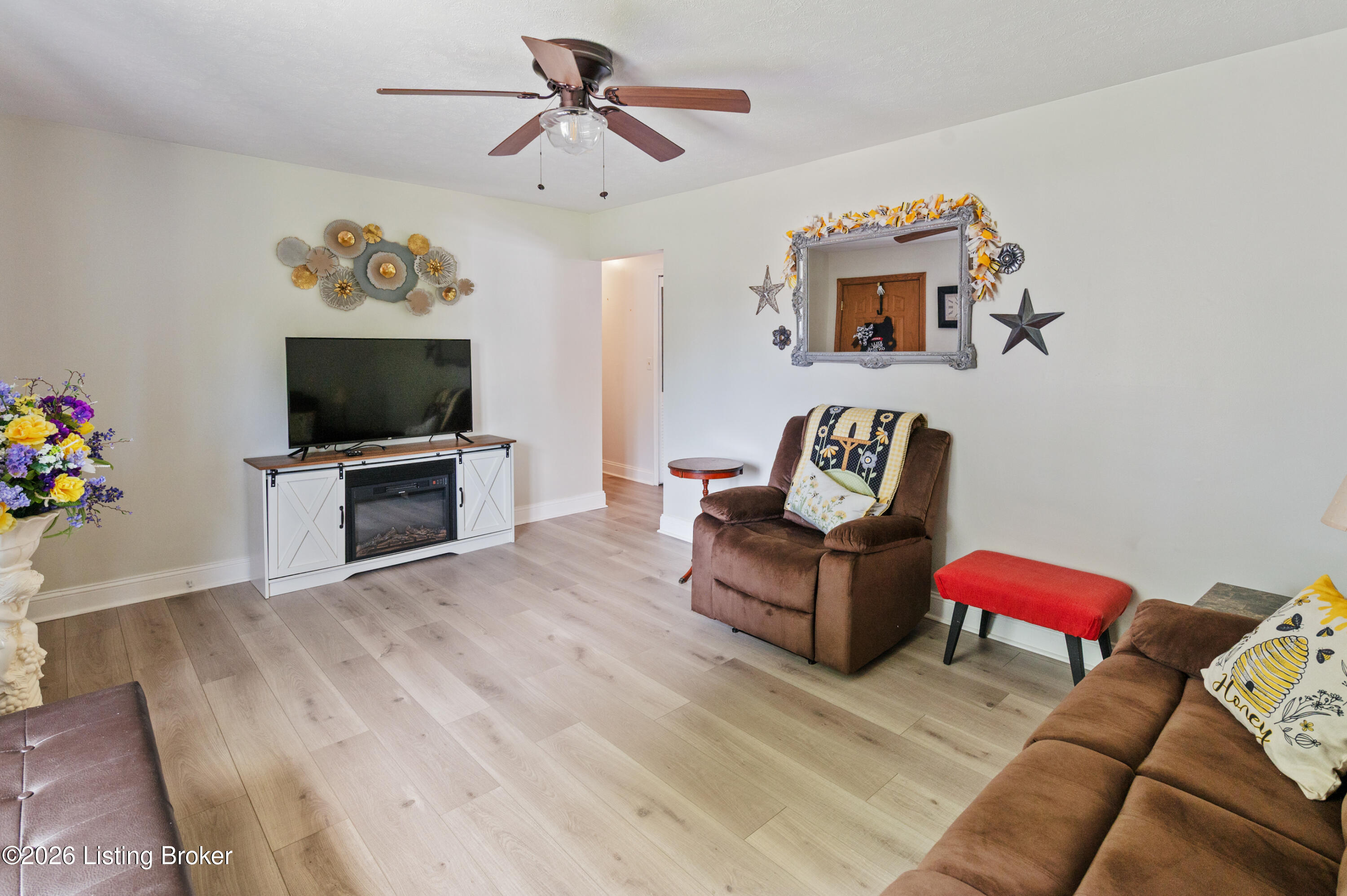 2502 Bagby Way Property Photo 8