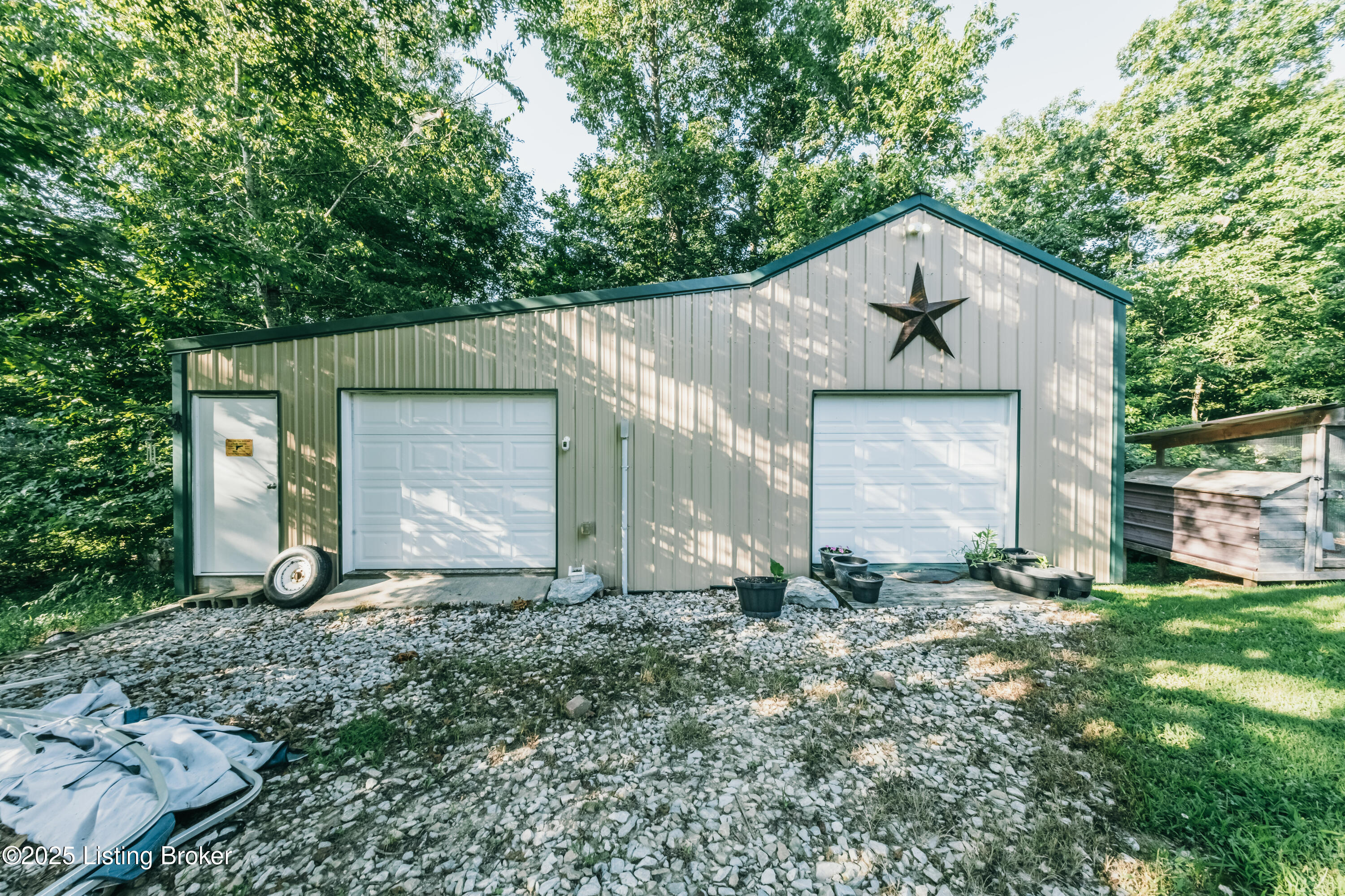 380 N Cave Springs Rd Property Photo 3