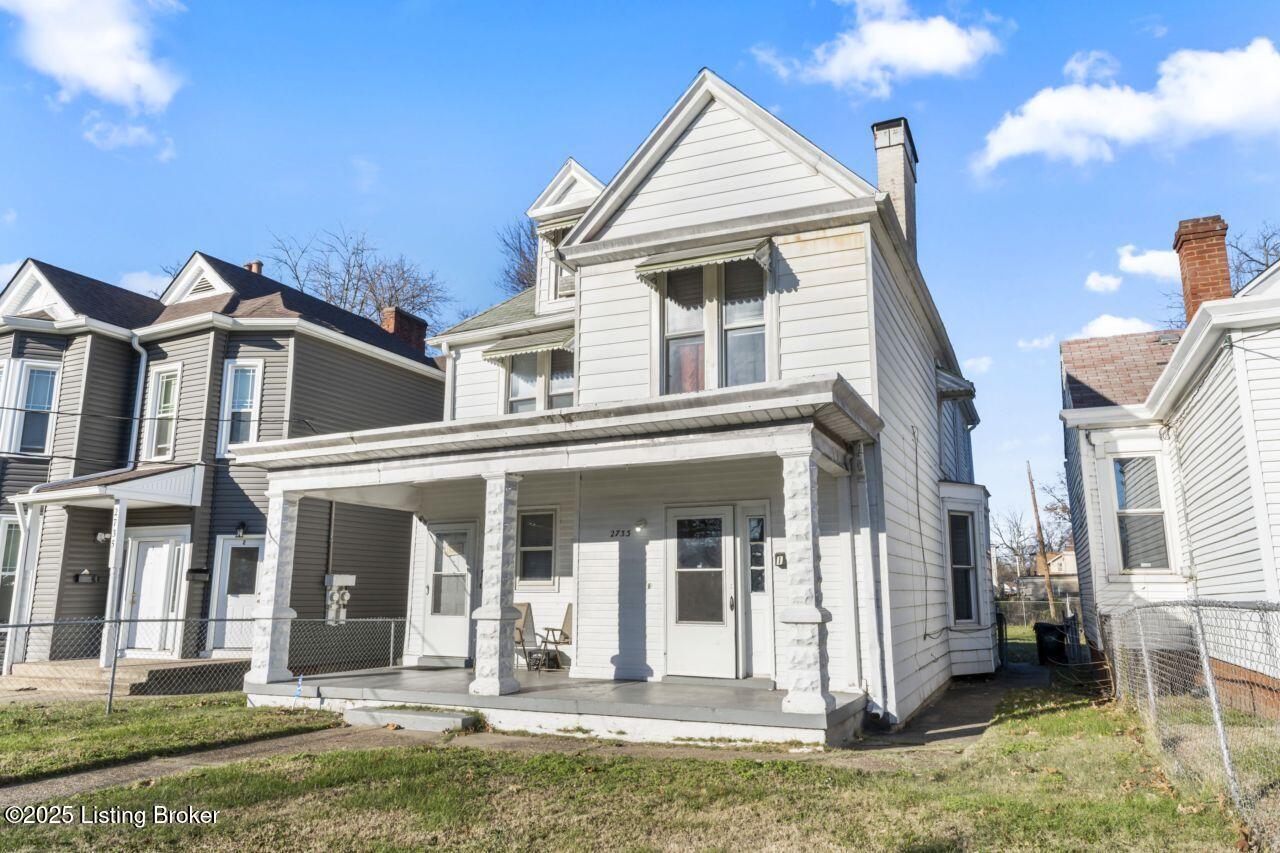 2733 Dumesnil St Property Photo 3