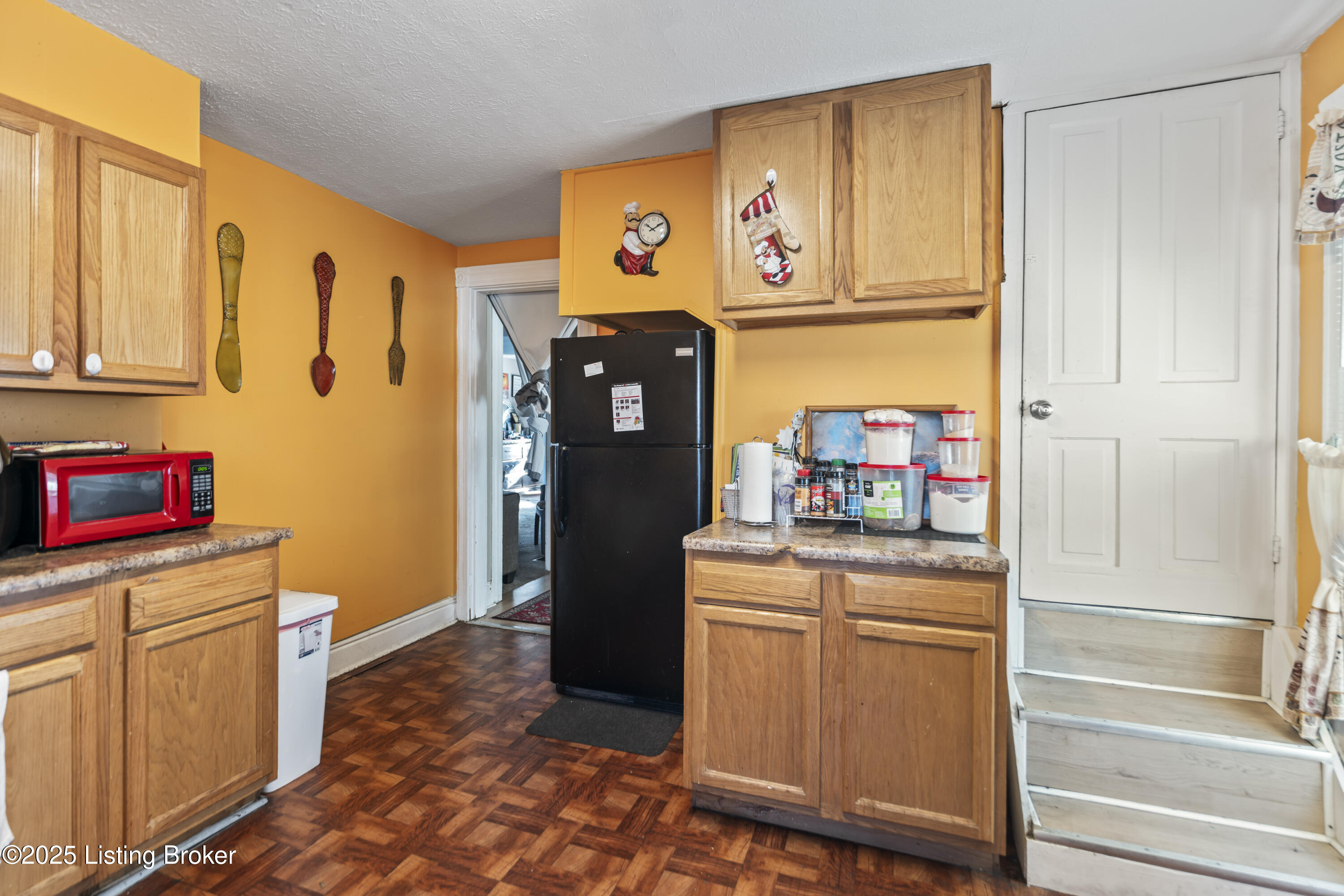 2733 Dumesnil St Property Photo 8