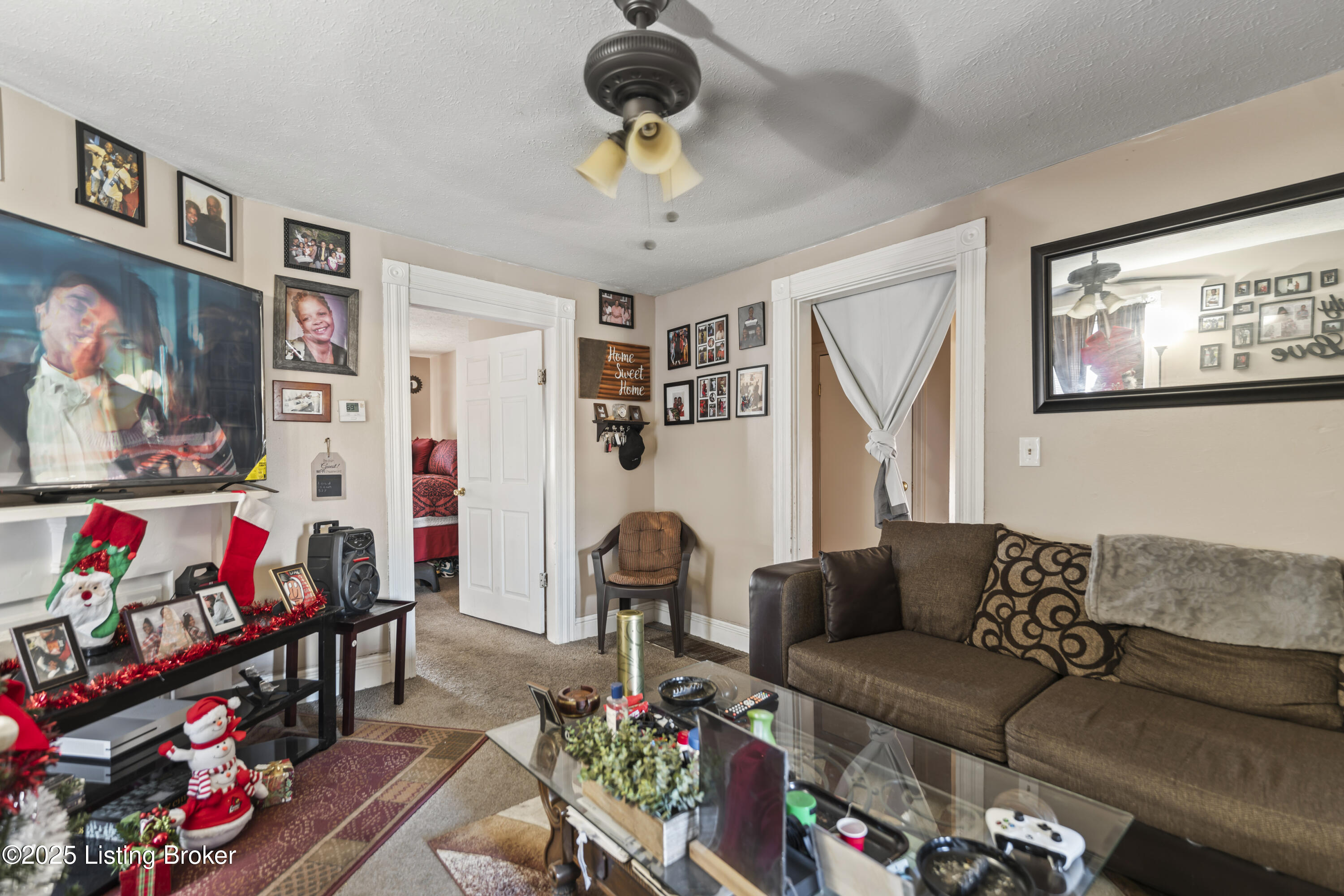 2733 Dumesnil St Property Photo 10