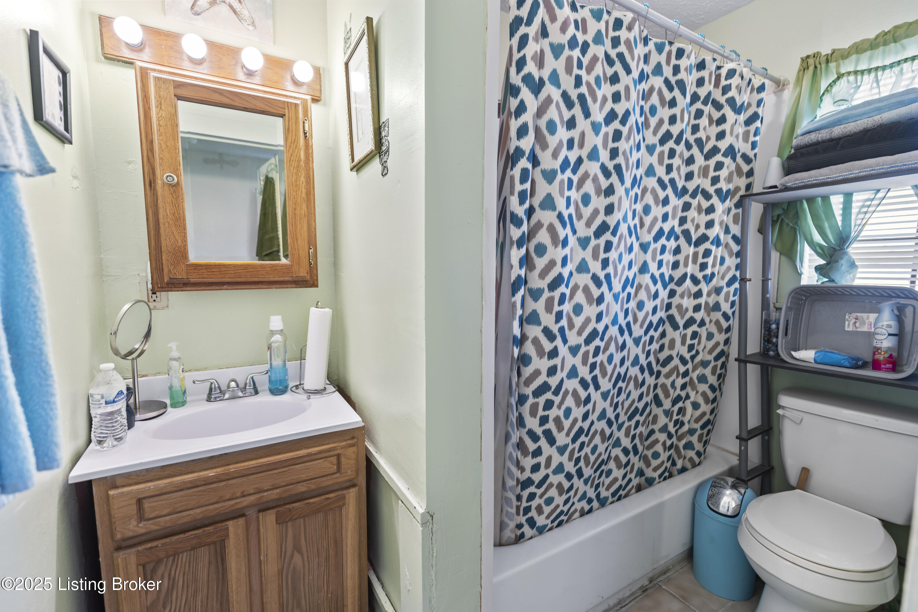 2733 Dumesnil St Property Photo 13