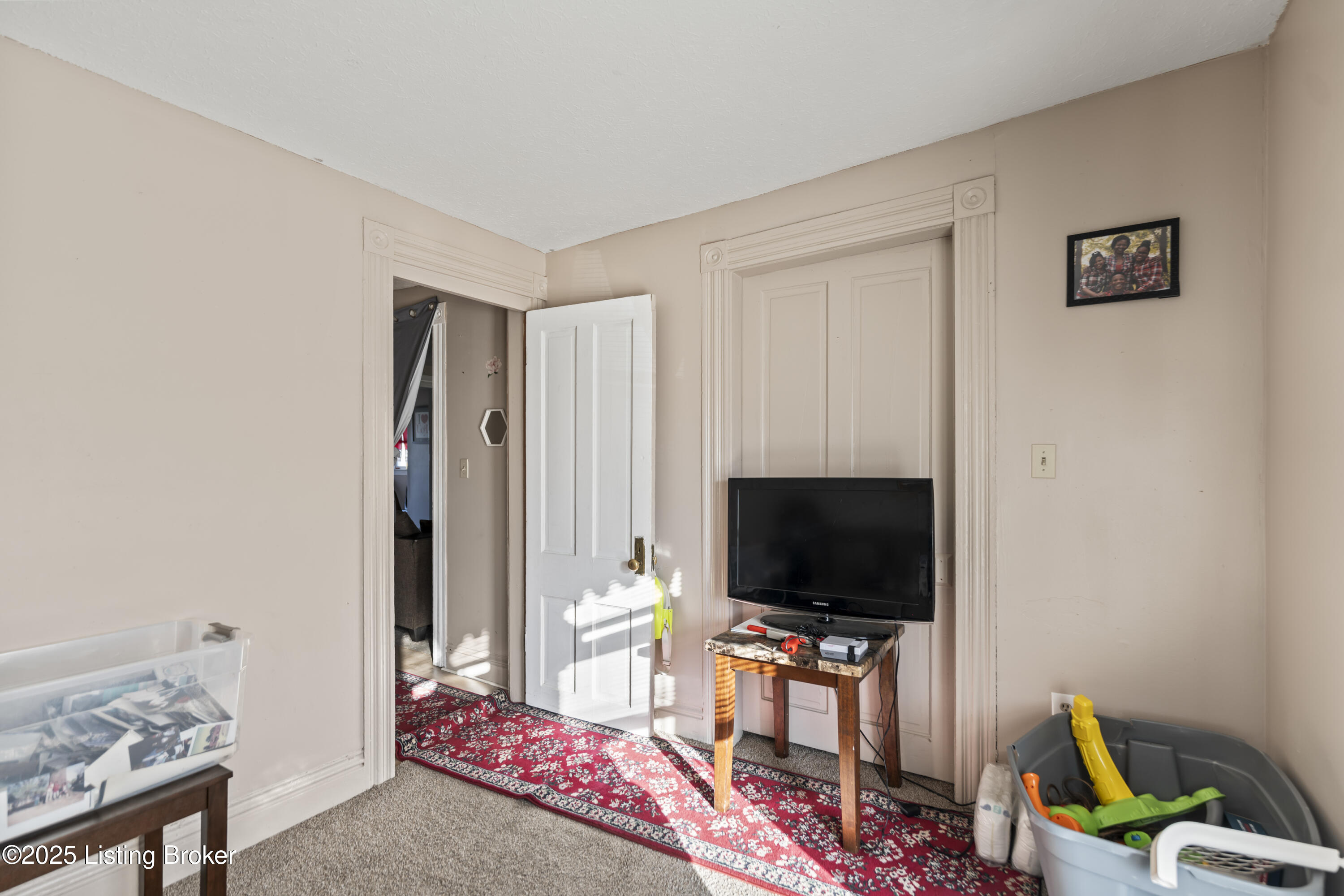 2733 Dumesnil St Property Photo 17