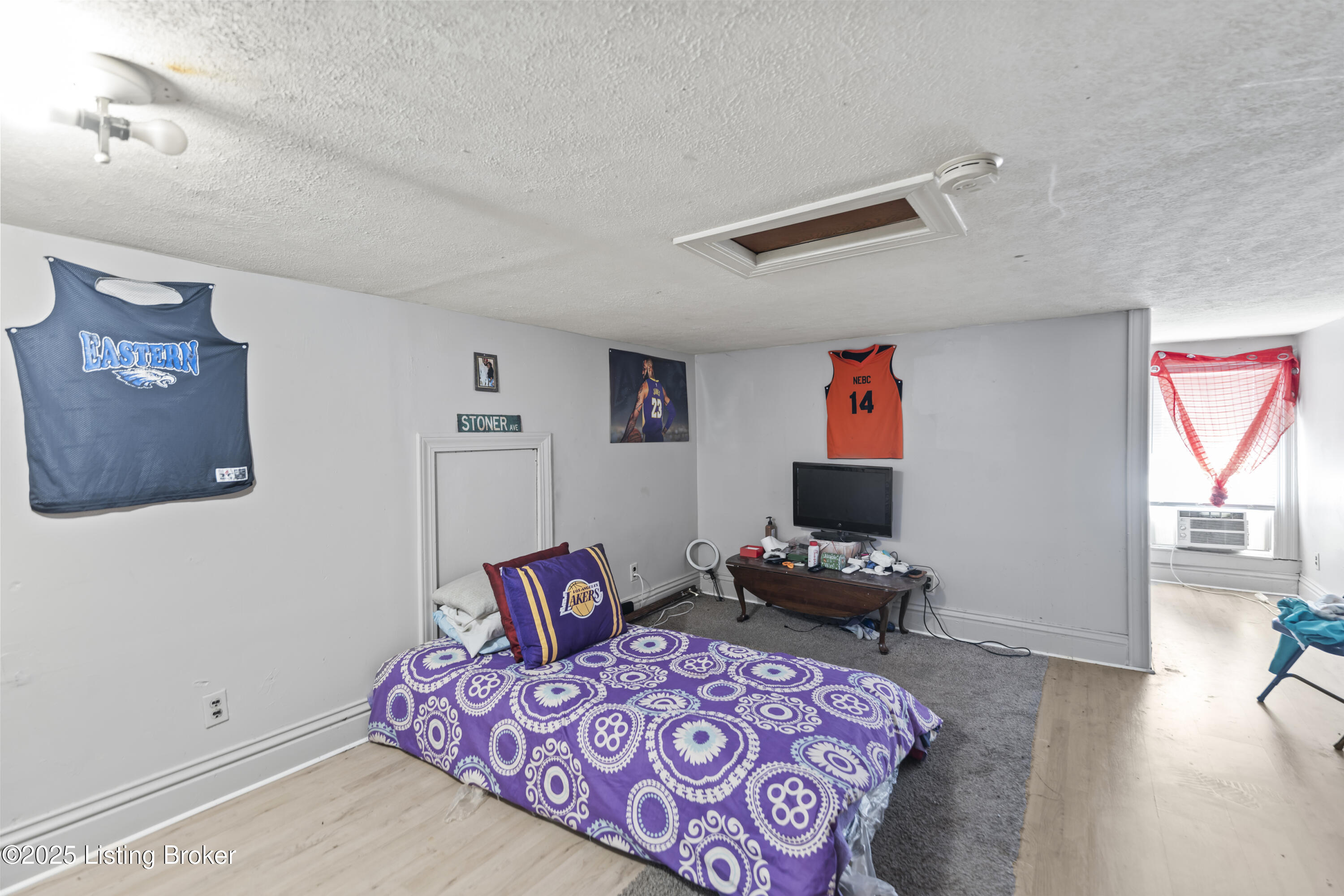 2733 Dumesnil St Property Photo 18