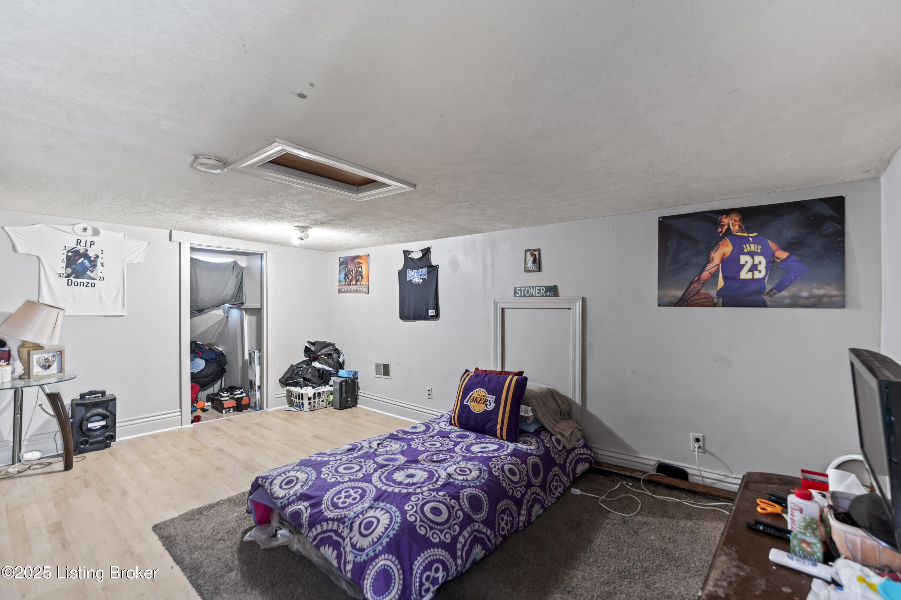 2733 Dumesnil St Property Photo 19