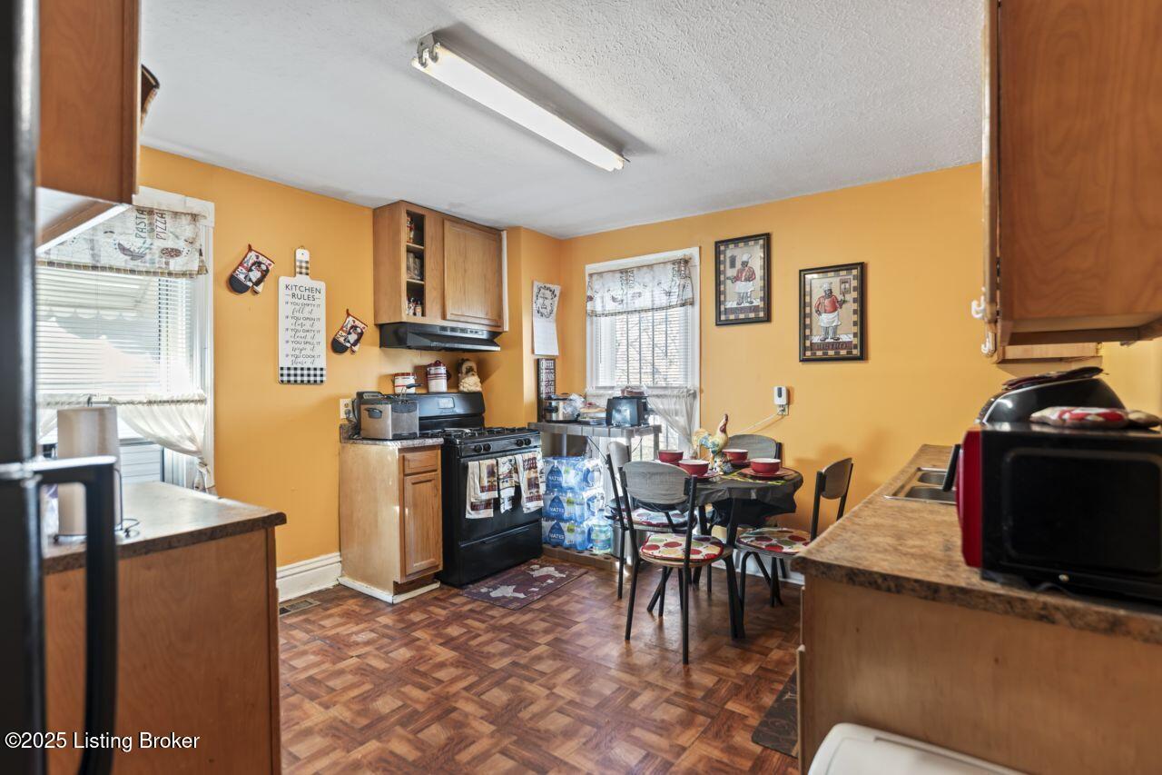 2733 Dumesnil St Property Photo 20