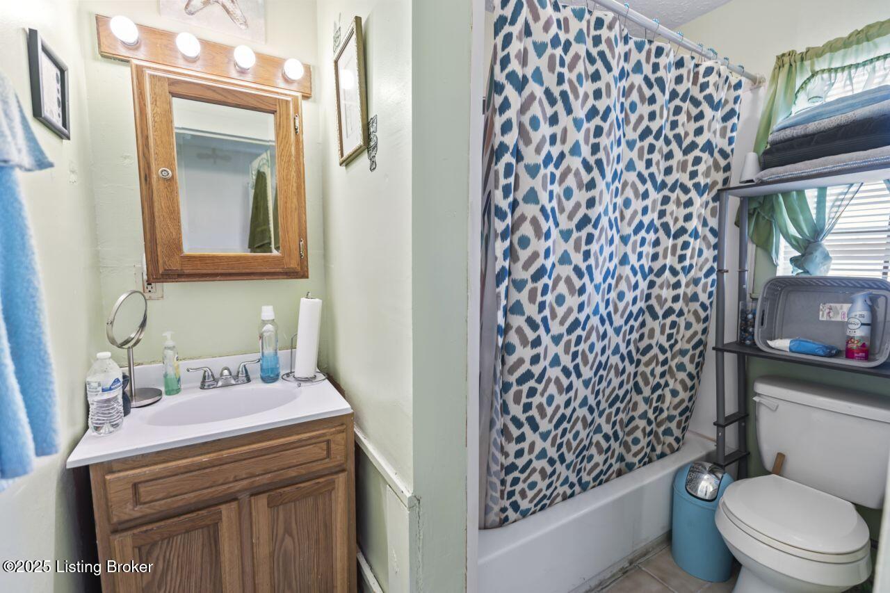 2733 Dumesnil St Property Photo 26
