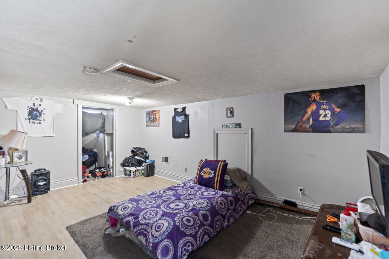 2733 Dumesnil St Property Photo 32