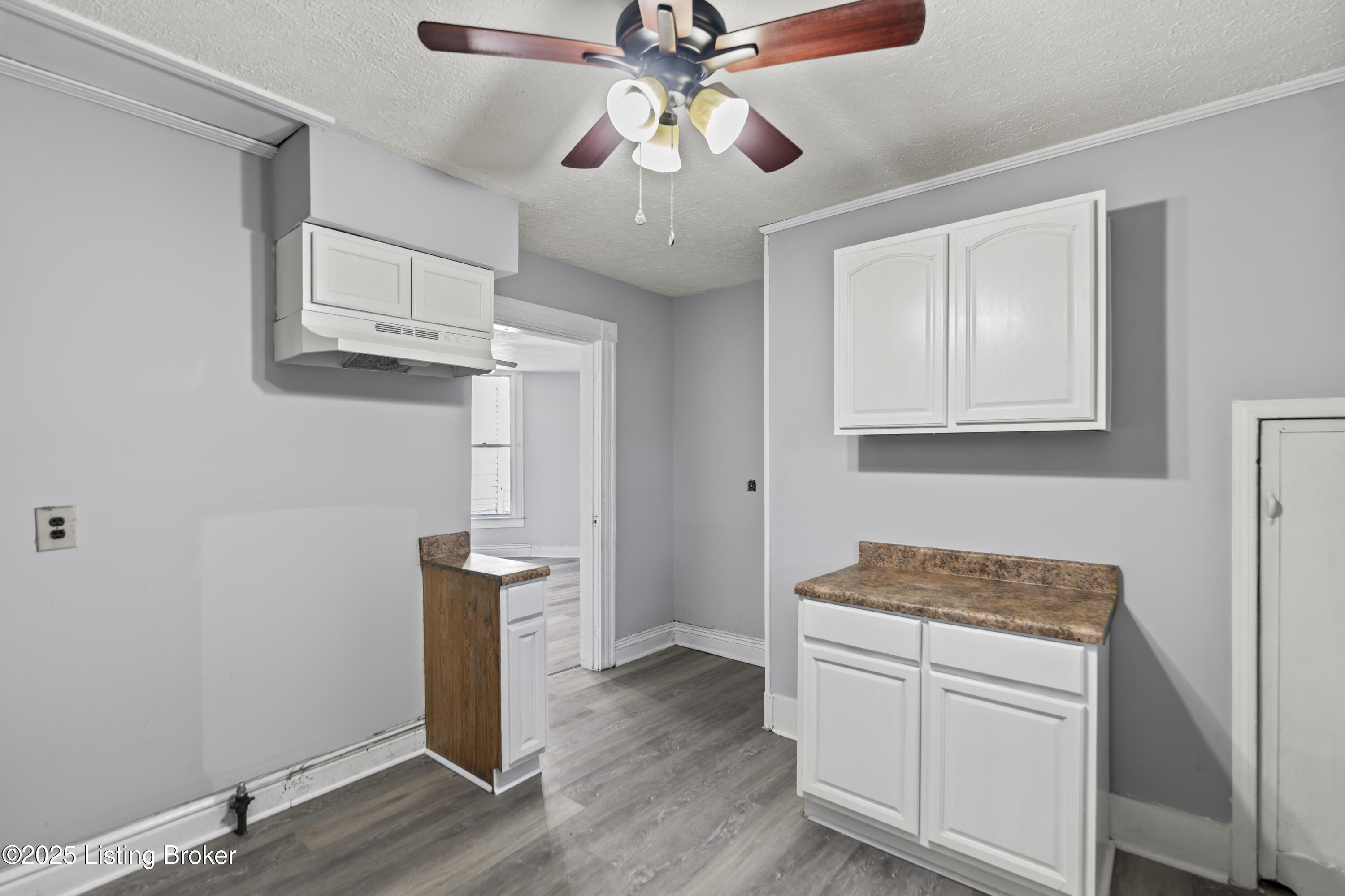 2733 Dumesnil St Property Photo 35