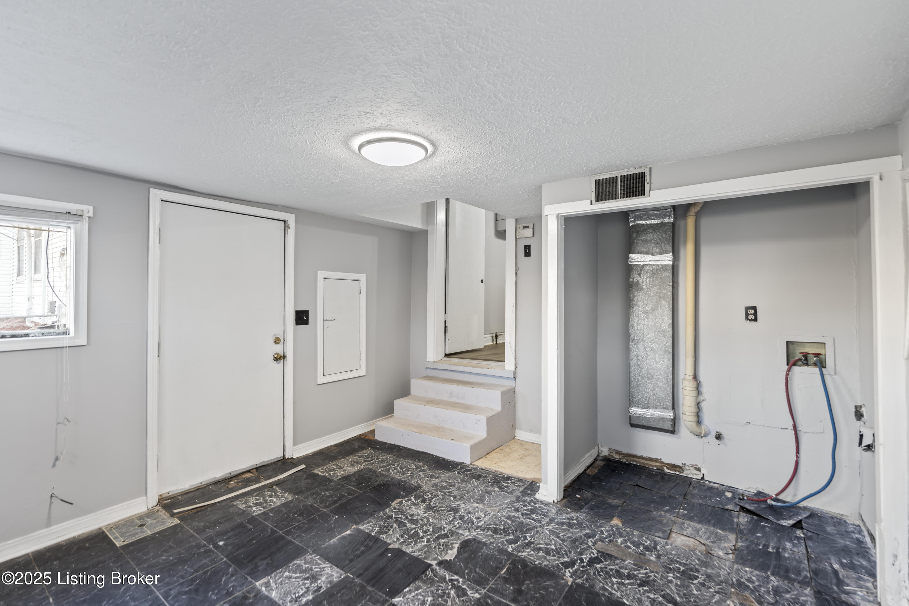 2733 Dumesnil St Property Photo 37