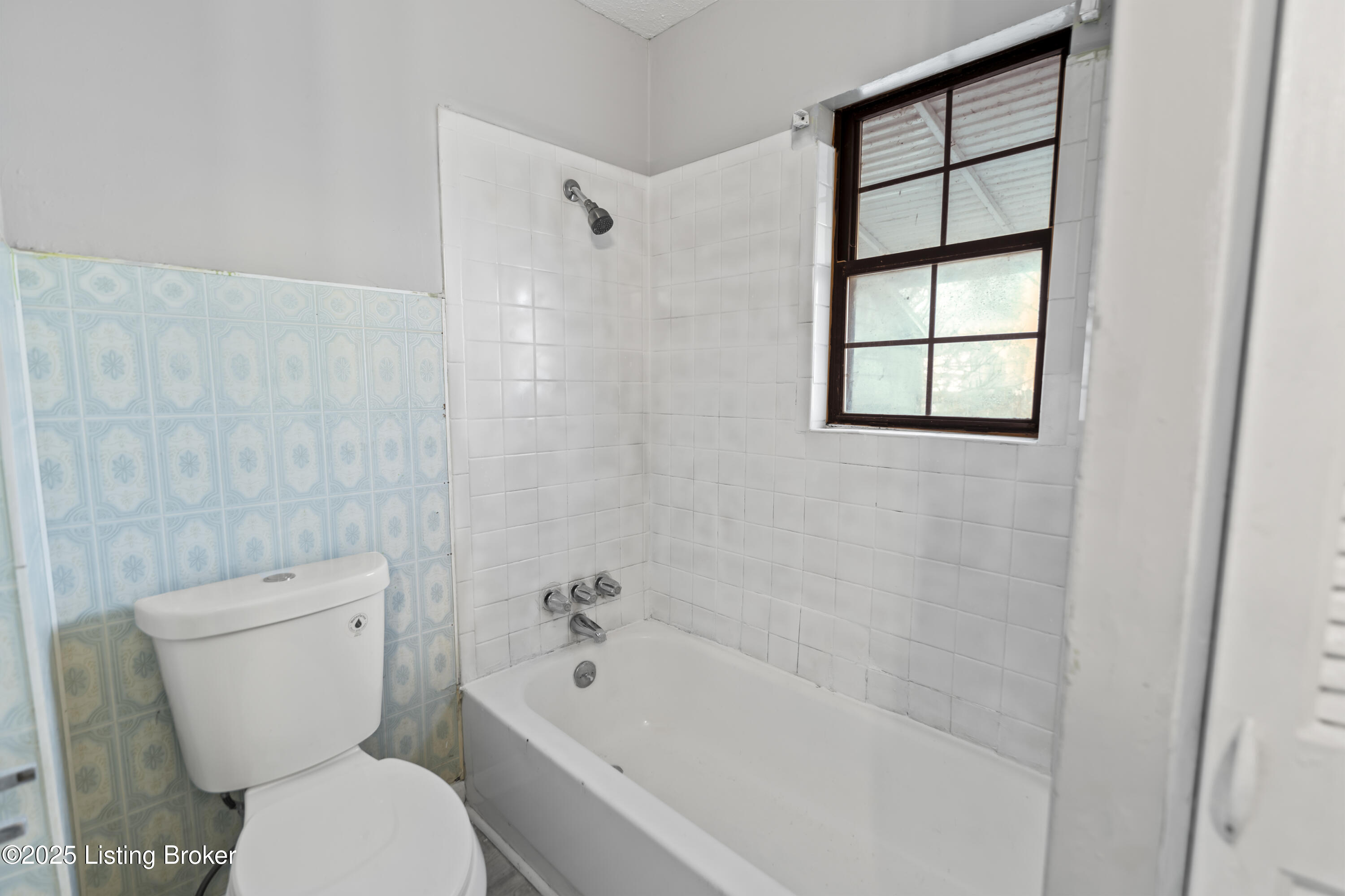 2733 Dumesnil St Property Photo 40