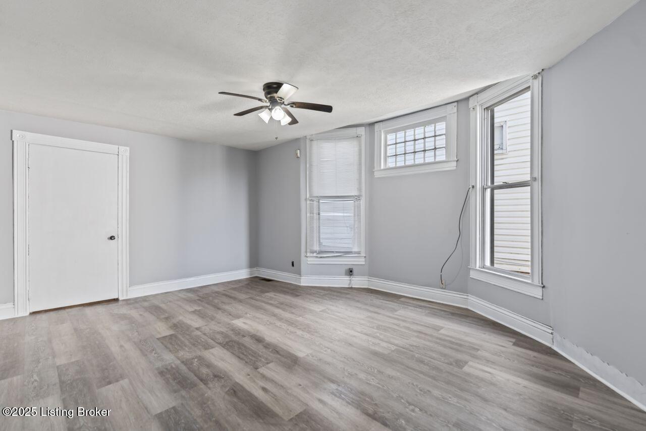 2733 Dumesnil St Property Photo 46
