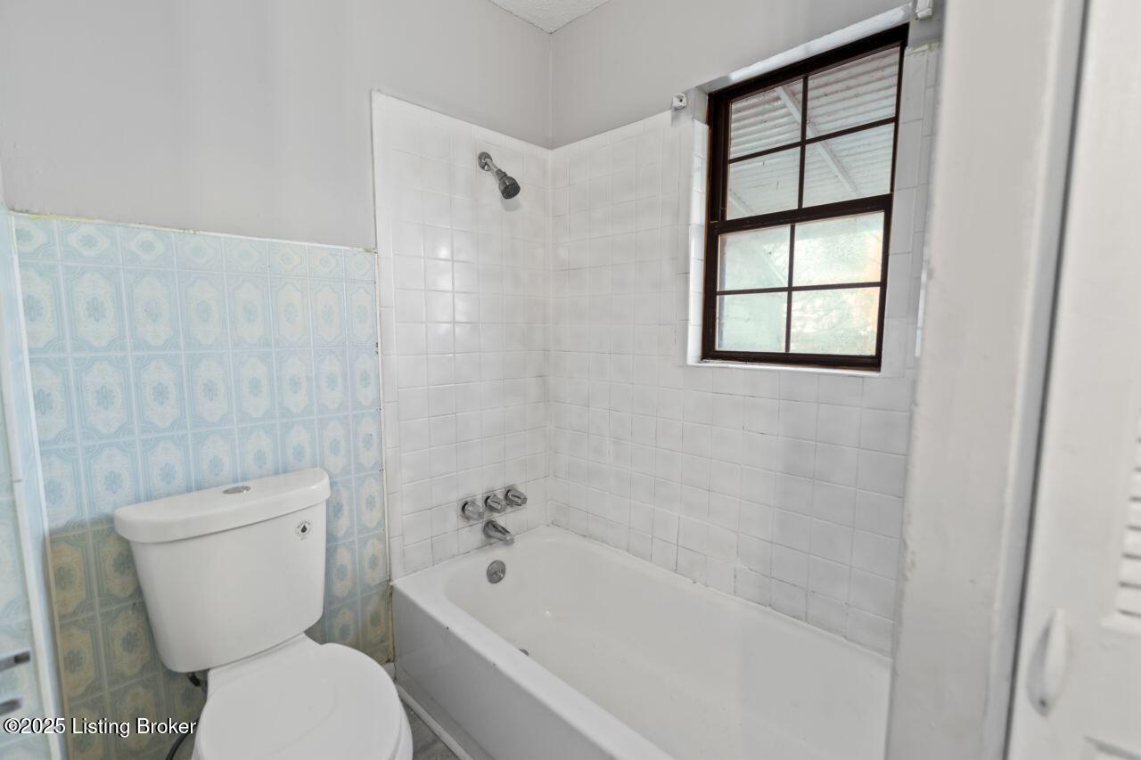 2733 Dumesnil St Property Photo 56