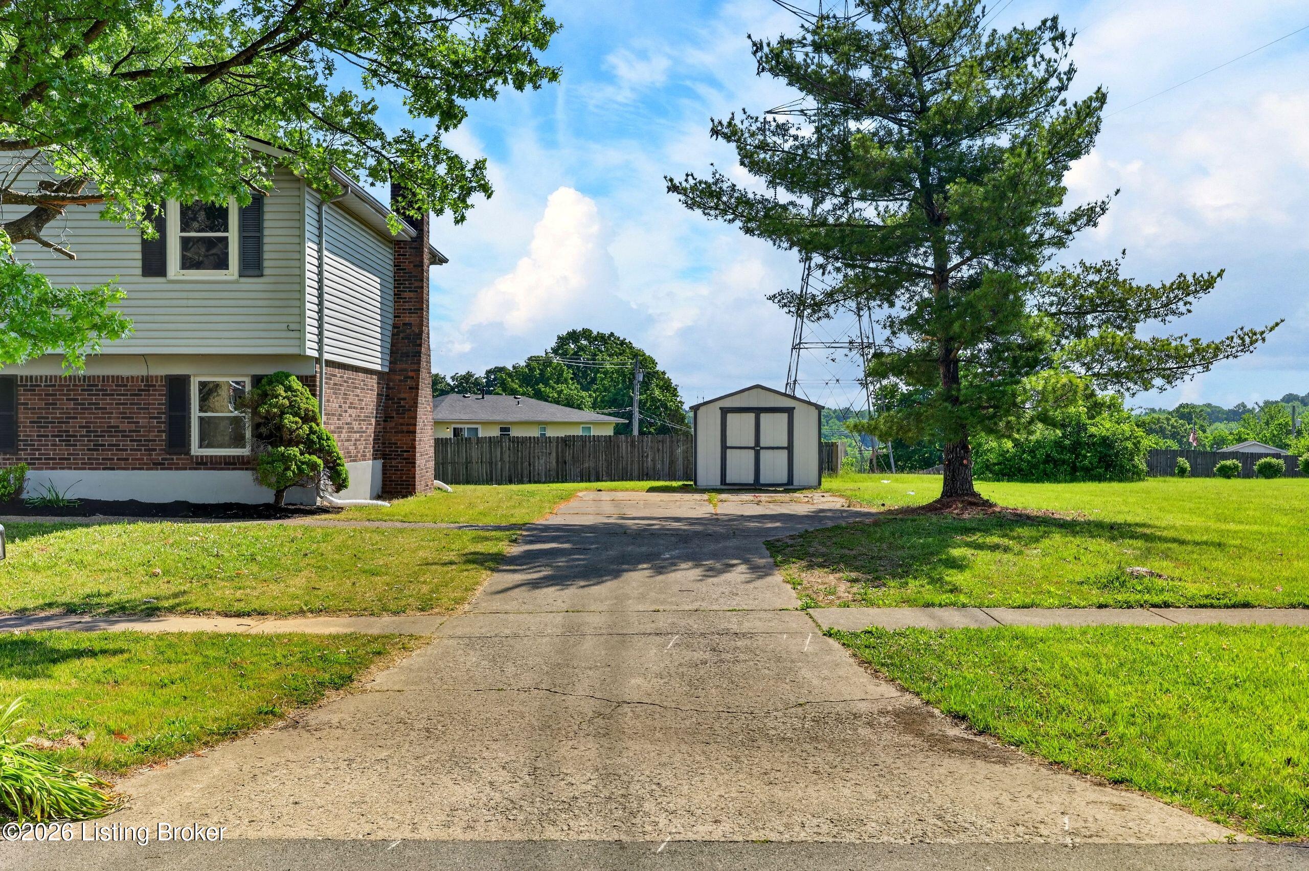 4407 Chenwood Ln Property Photo 4