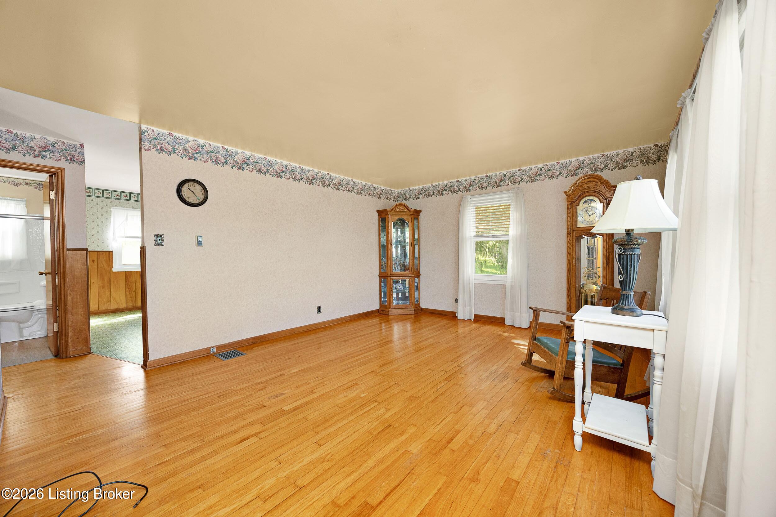 3999 N Loretto Rd Property Photo 8