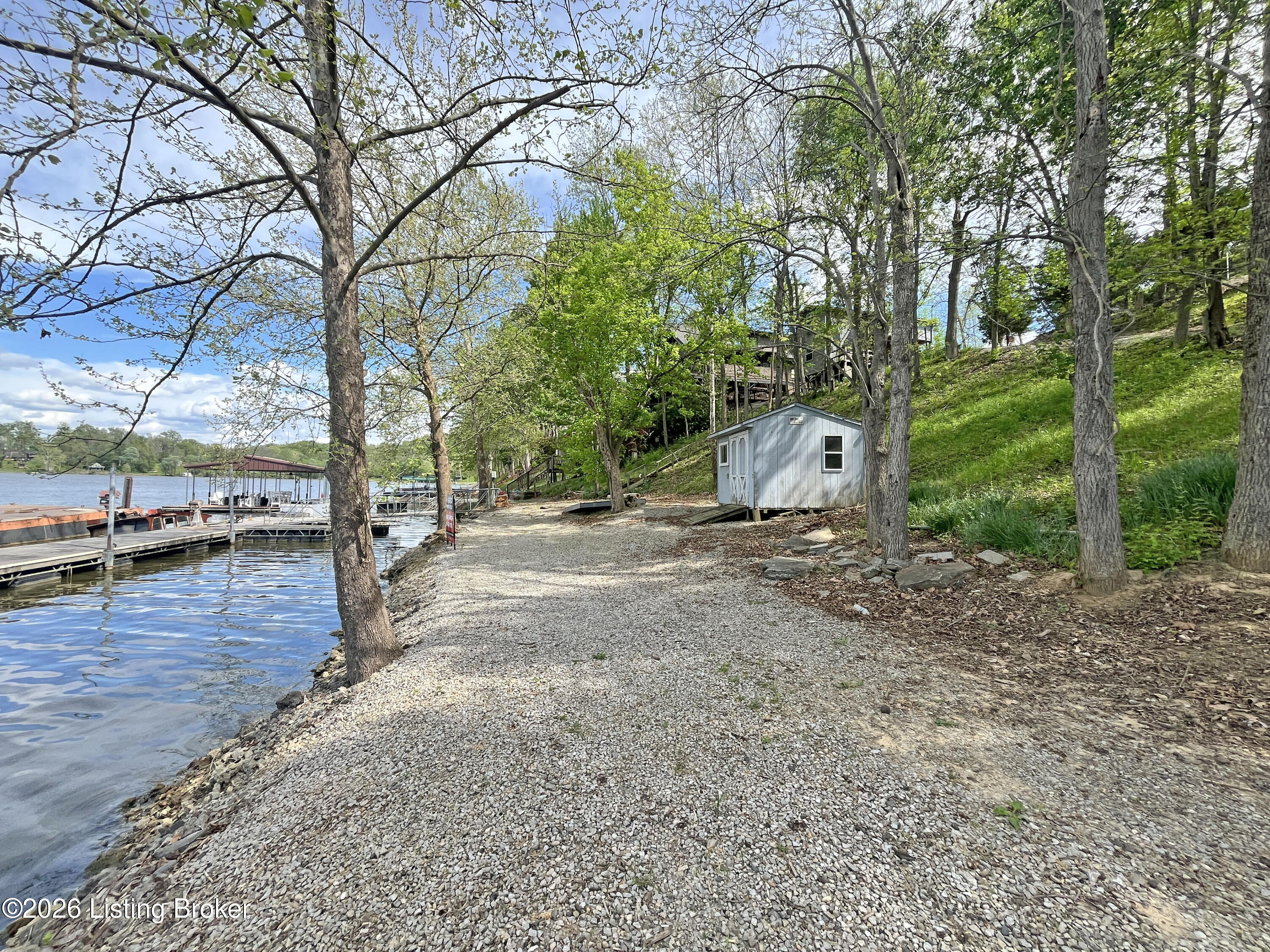 609 Hillandale Dr Property Photo 4