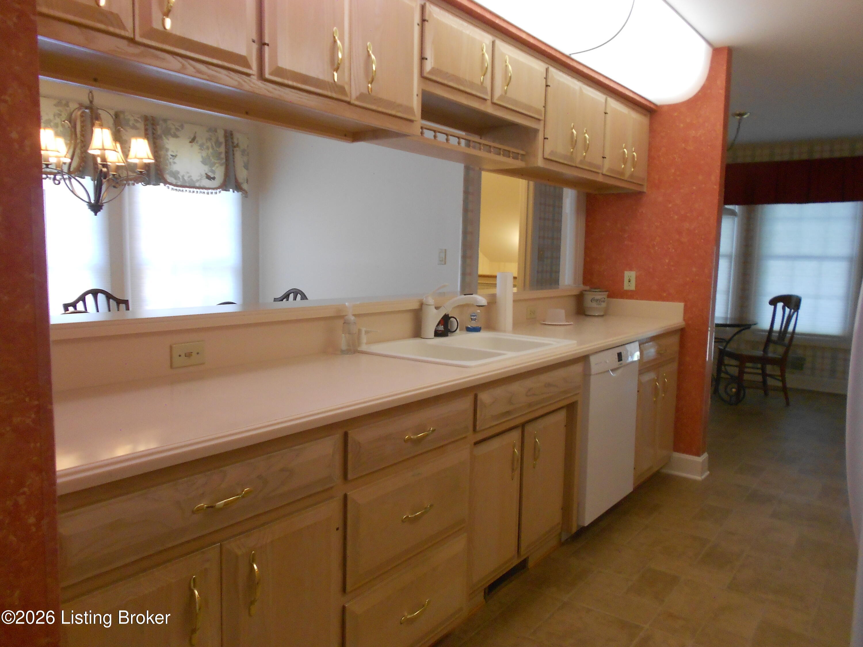 123 Westwind Trail Property Photo 8
