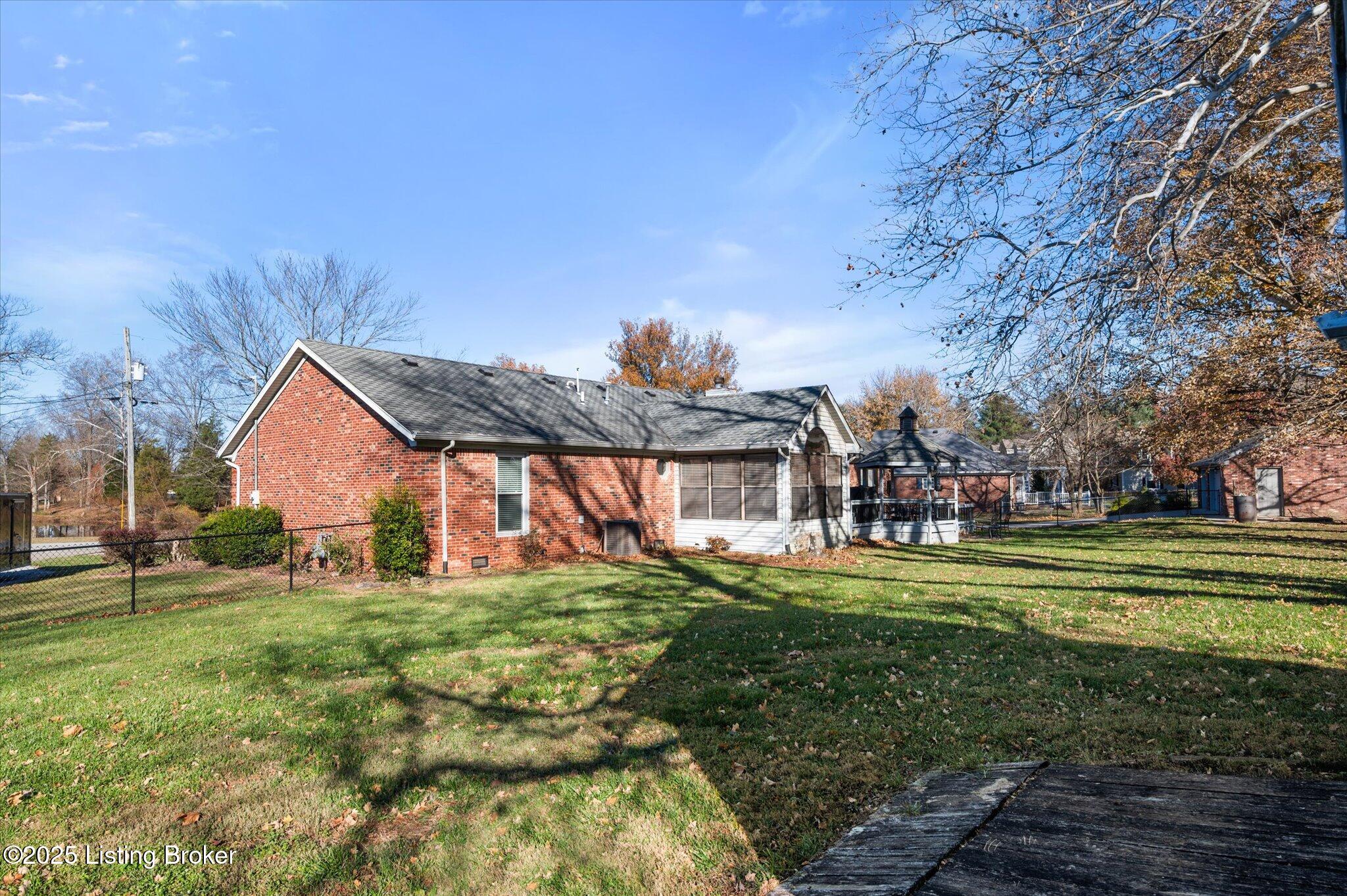 239 Shady Pond Ln Property Photo 6