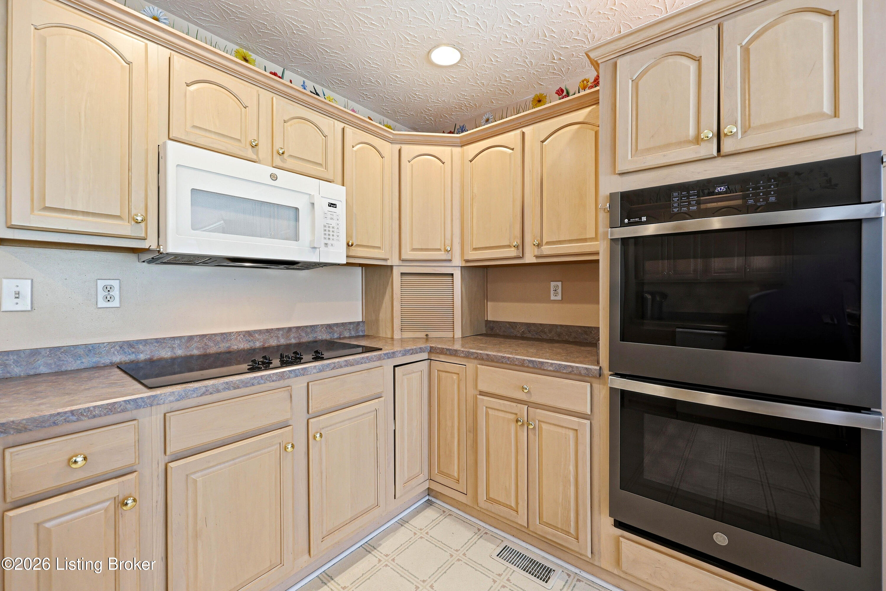 287 Woods Bend Dr Property Photo 10