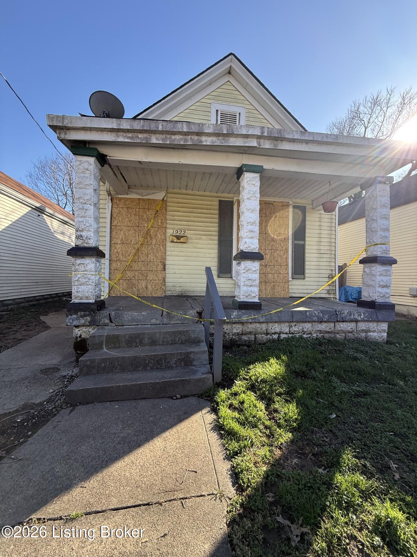 1922 Rowan St Property Photo 2