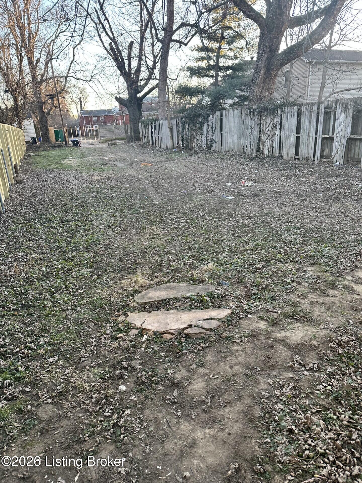 1922 Rowan St Property Photo 13