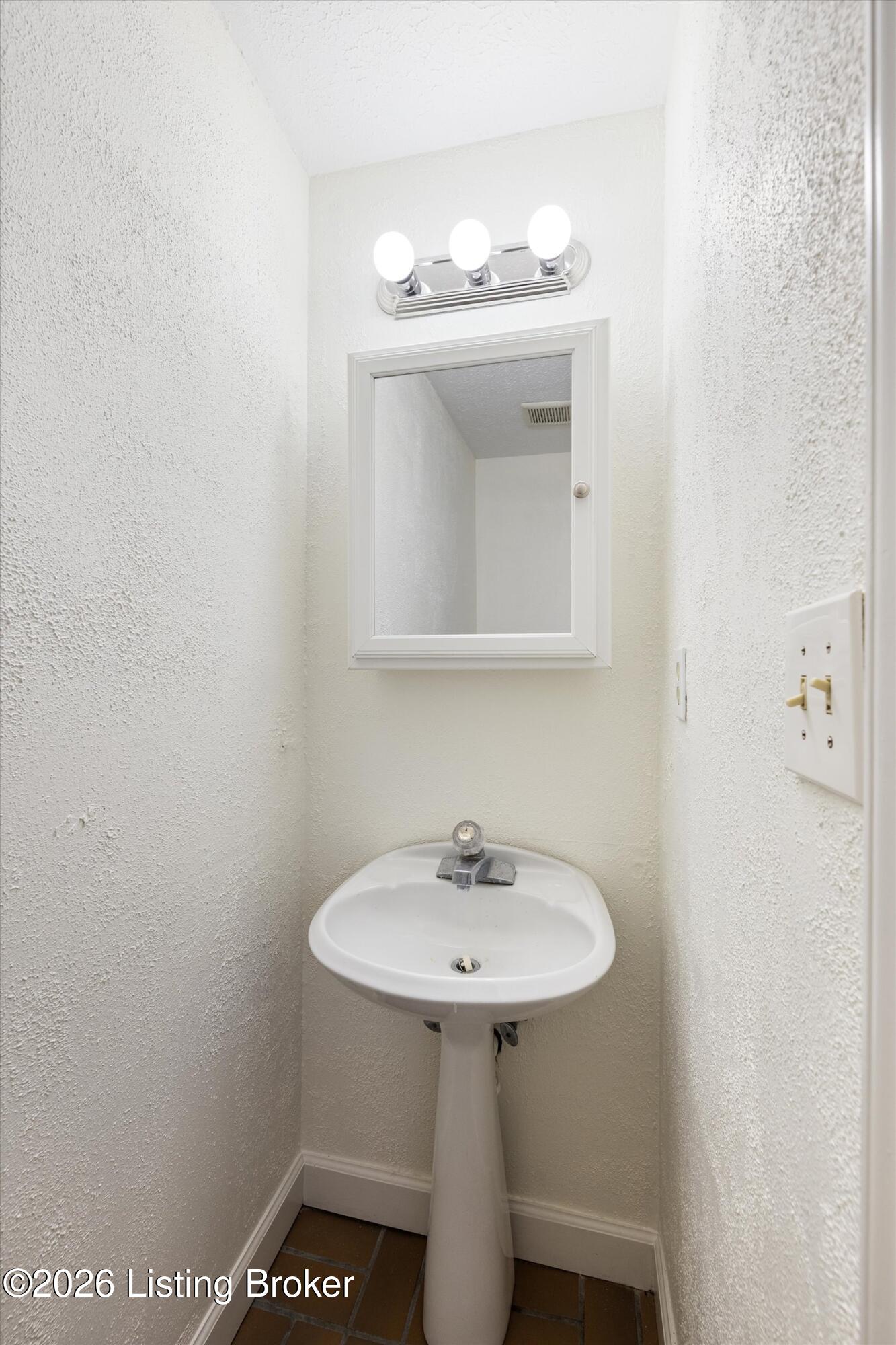 2810 Six Mile Ln Property Photo 31