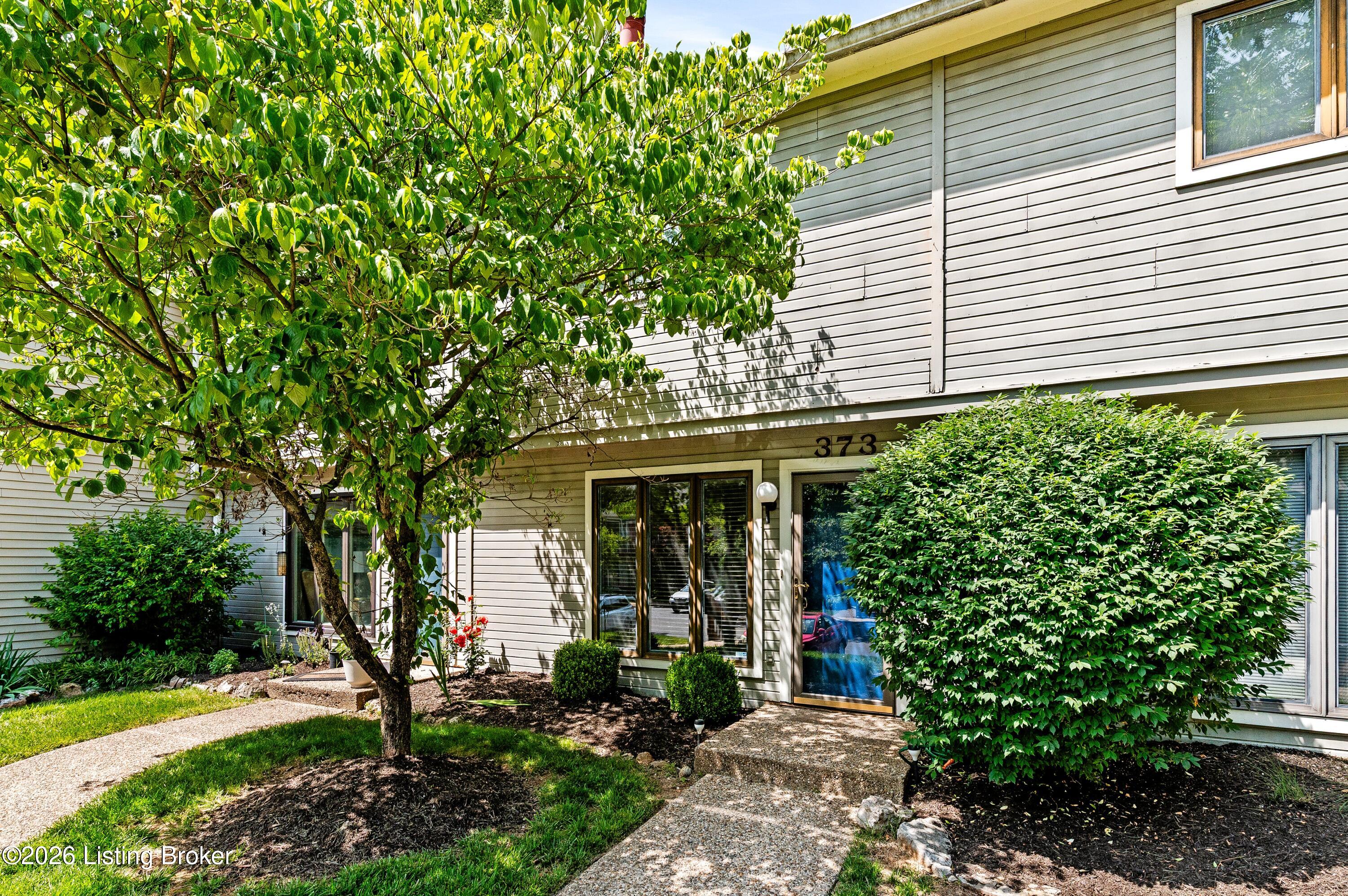 373 Crescent Spring Dr 373 Property Photo 4