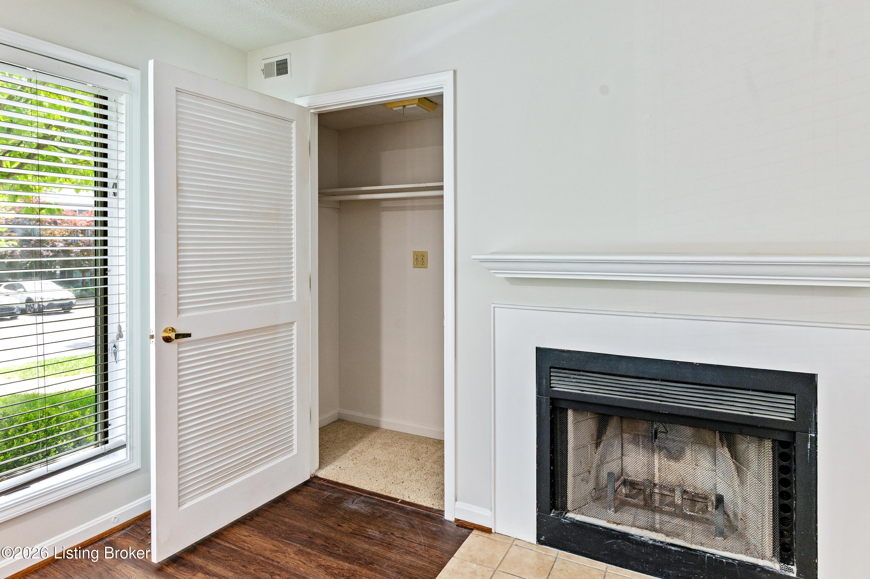373 Crescent Spring Dr 373 Property Photo 10