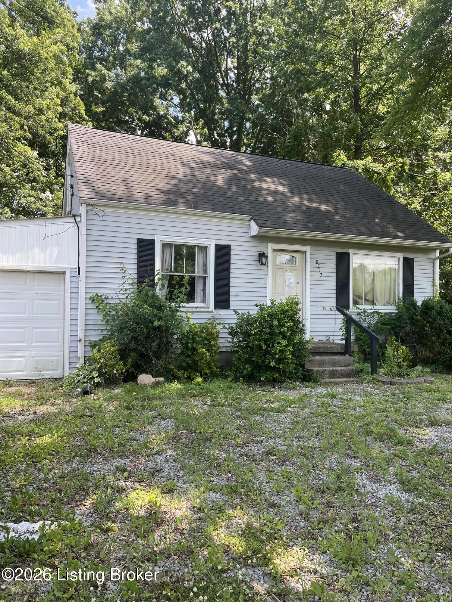 8717 Blue Lick Rd Property Photo 2