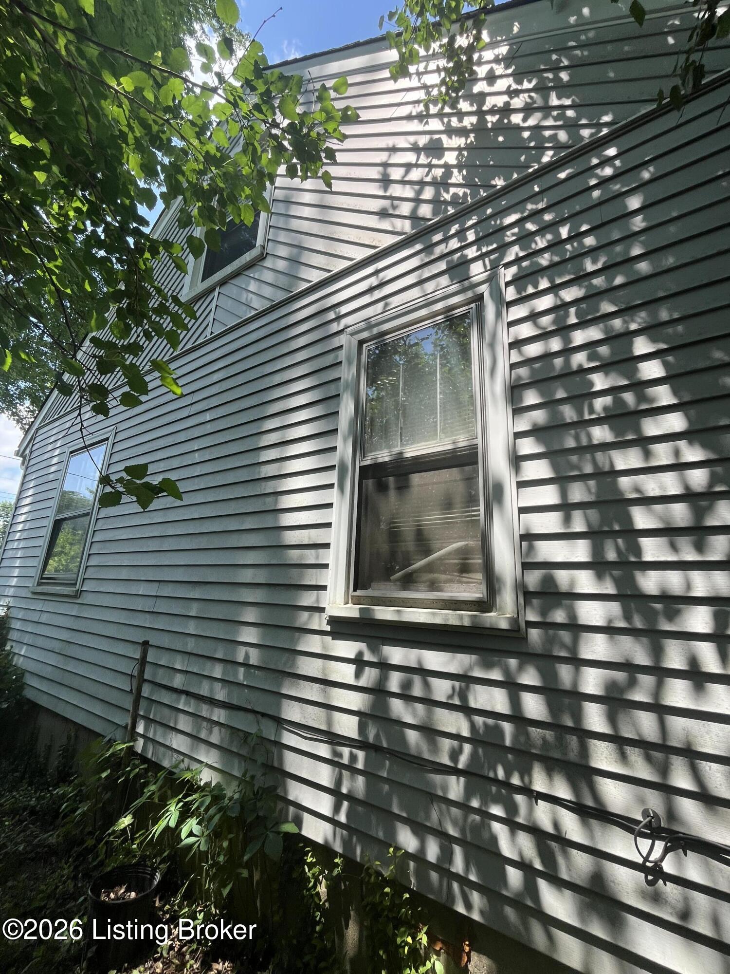 8717 Blue Lick Rd Property Photo 3